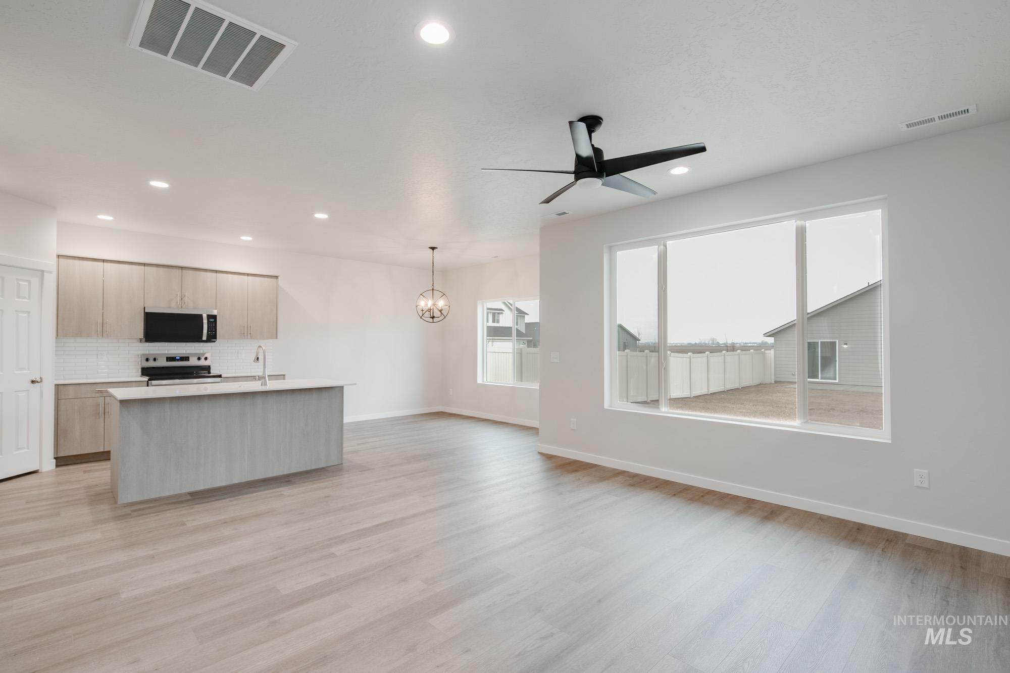 18389 N Trumpet Lily Ave, Nampa, Idaho 83687, 3 Bedrooms, 2 Bathrooms, Residential For Sale, Price $434,990,MLS 98969293