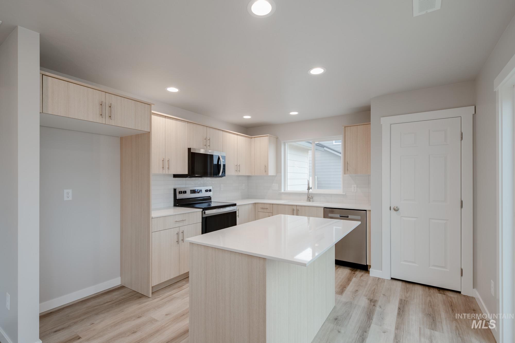 18417 N Trumpet Lily Ave, Nampa, Idaho 83687, 4 Bedrooms, 2.5 Bathrooms, Residential For Sale, Price $429,990,MLS 98969294