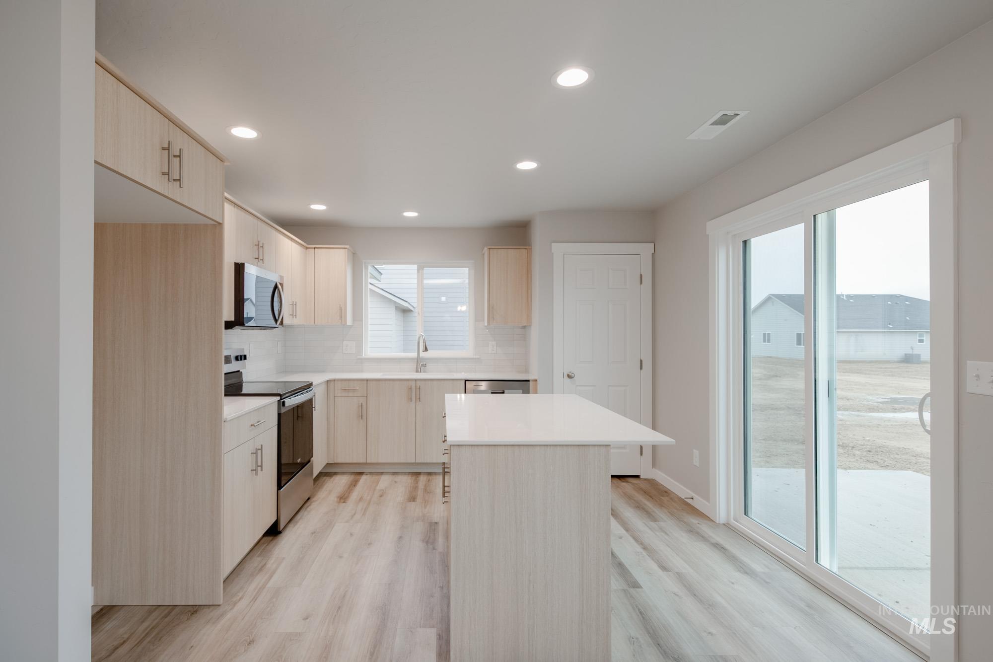 18417 N Trumpet Lily Ave, Nampa, Idaho 83687, 4 Bedrooms, 2.5 Bathrooms, Residential For Sale, Price $429,990,MLS 98969294