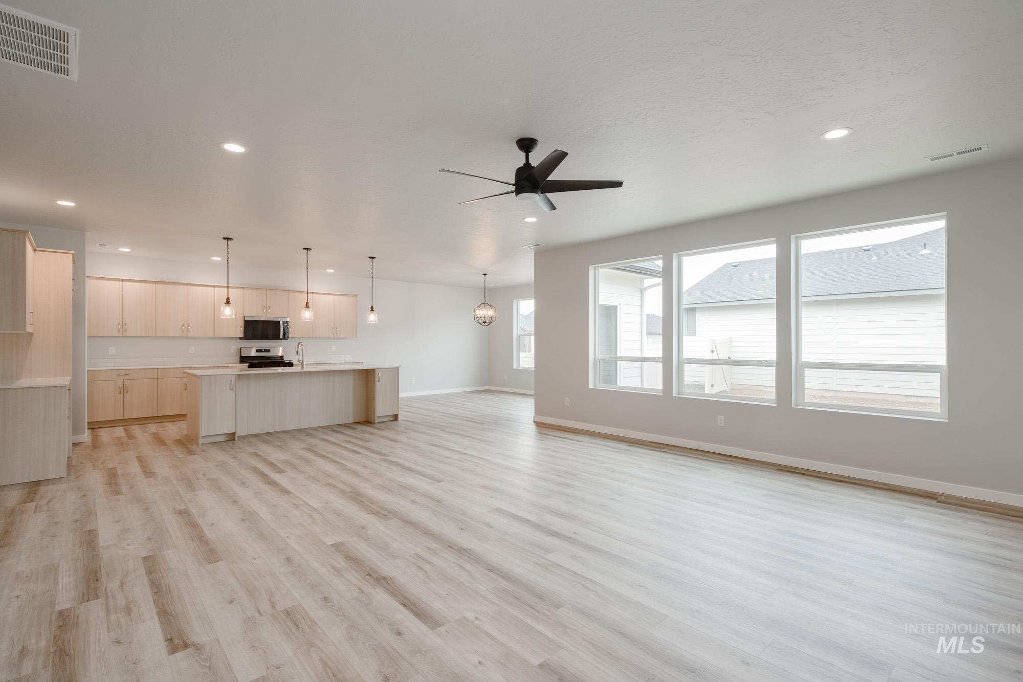 9138 W Violet St, Nampa, Idaho 83687, 4 Bedrooms, 2.5 Bathrooms, Residential For Sale, Price $529,990, 98969295