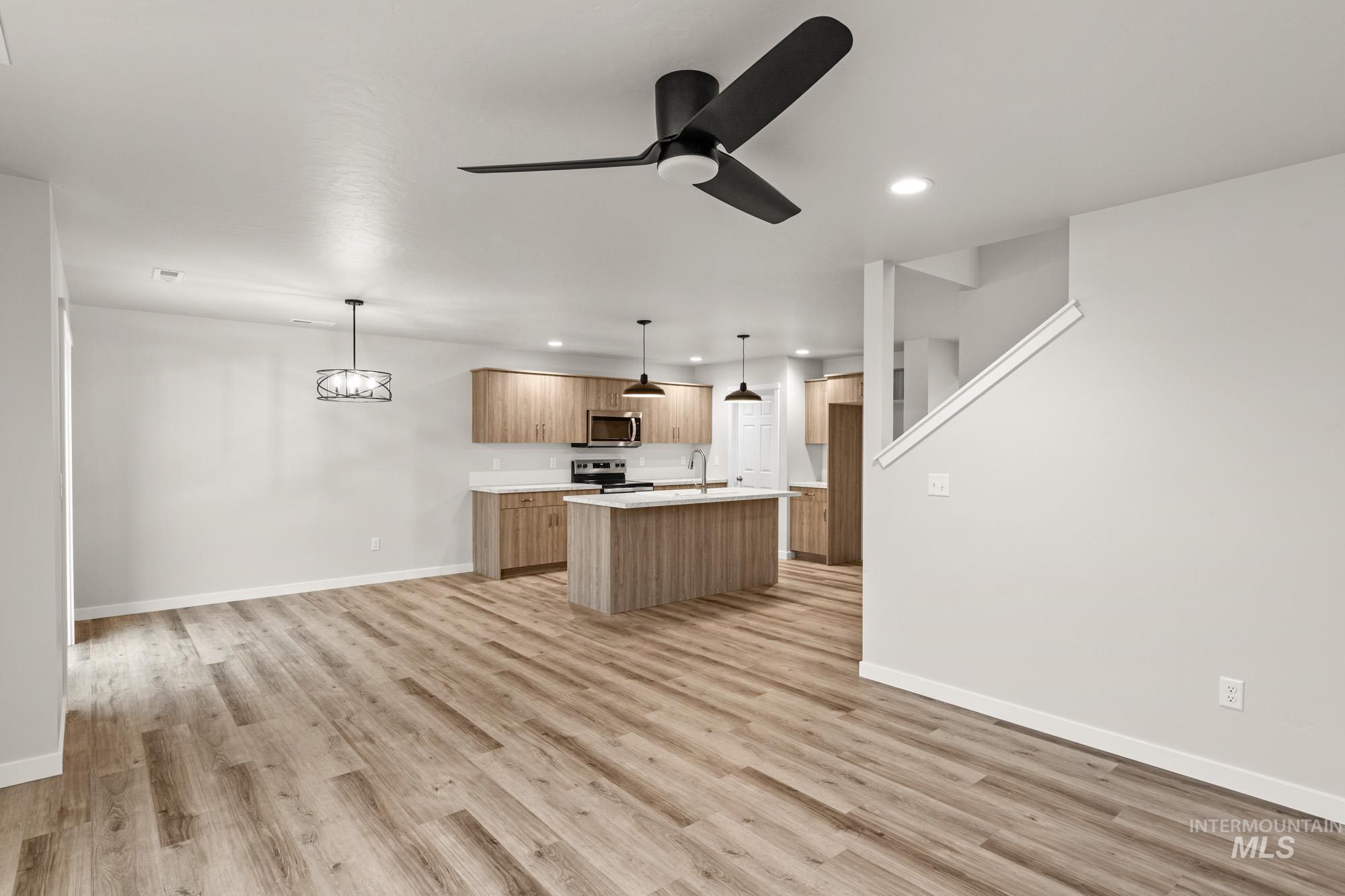 10845 Rutland St, Caldwell, Idaho 83605, 3 Bedrooms, 2.5 Bathrooms, Residential For Sale, Price $386,990, 98969296