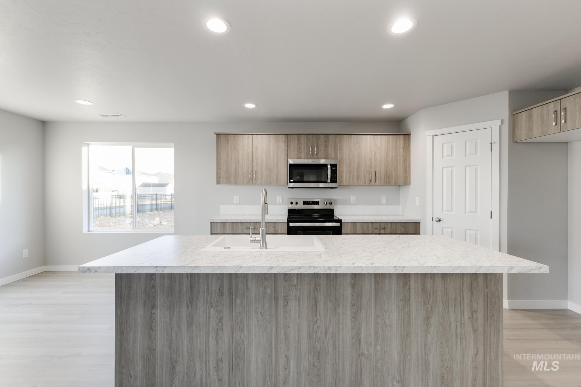 2296 N Iditarod Ave, Kuna, Idaho 83634, 4 Bedrooms, 3 Bathrooms, Residential For Sale, Price $582,990,MLS 98969297