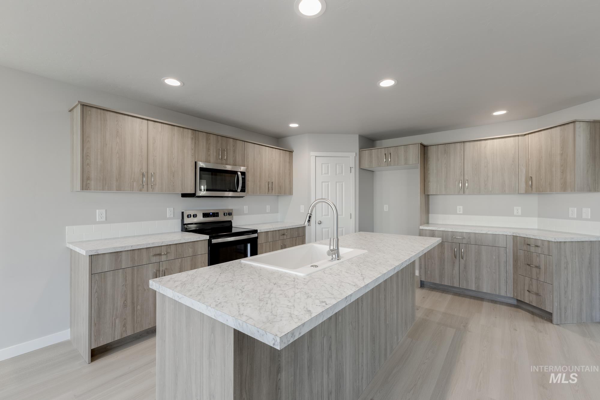 2296 N Iditarod Ave, Kuna, Idaho 83634, 4 Bedrooms, 3 Bathrooms, Residential For Sale, Price $582,990,MLS 98969297