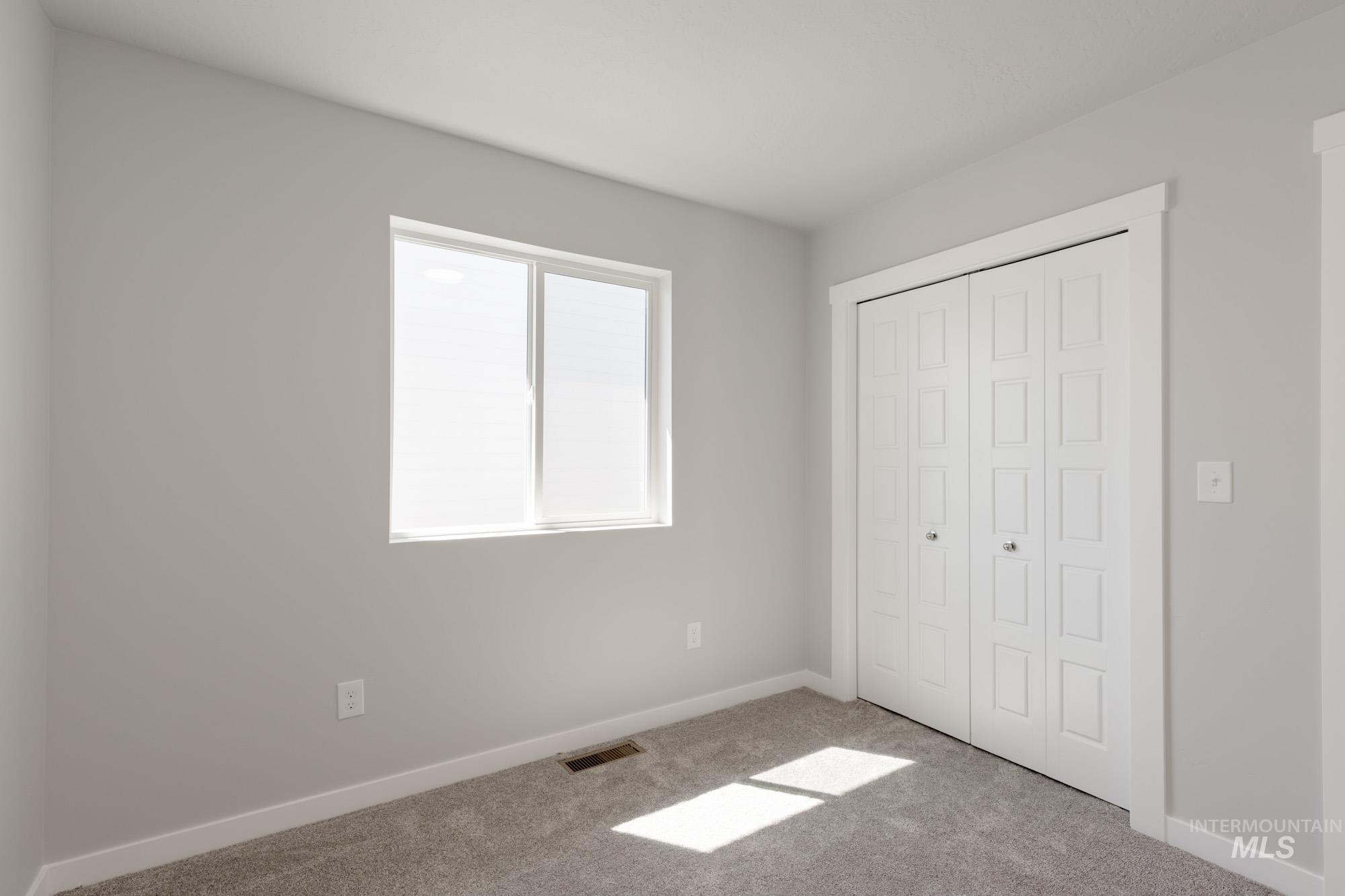 3005 E Mossy Creek Dr, Kuna, Idaho 83634, 3 Bedrooms, 2.5 Bathrooms, Residential For Sale, Price $393,990,MLS 98969298