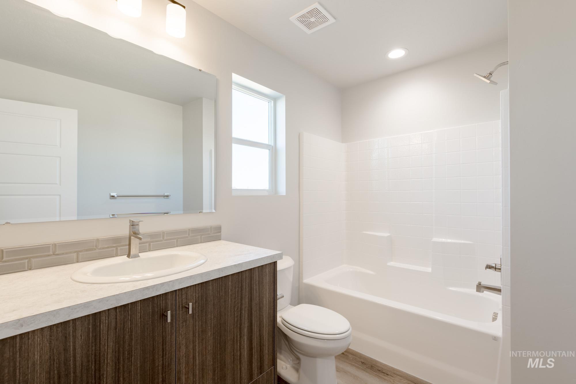 3005 E Mossy Creek Dr, Kuna, Idaho 83634, 3 Bedrooms, 2.5 Bathrooms, Residential For Sale, Price $393,990,MLS 98969298