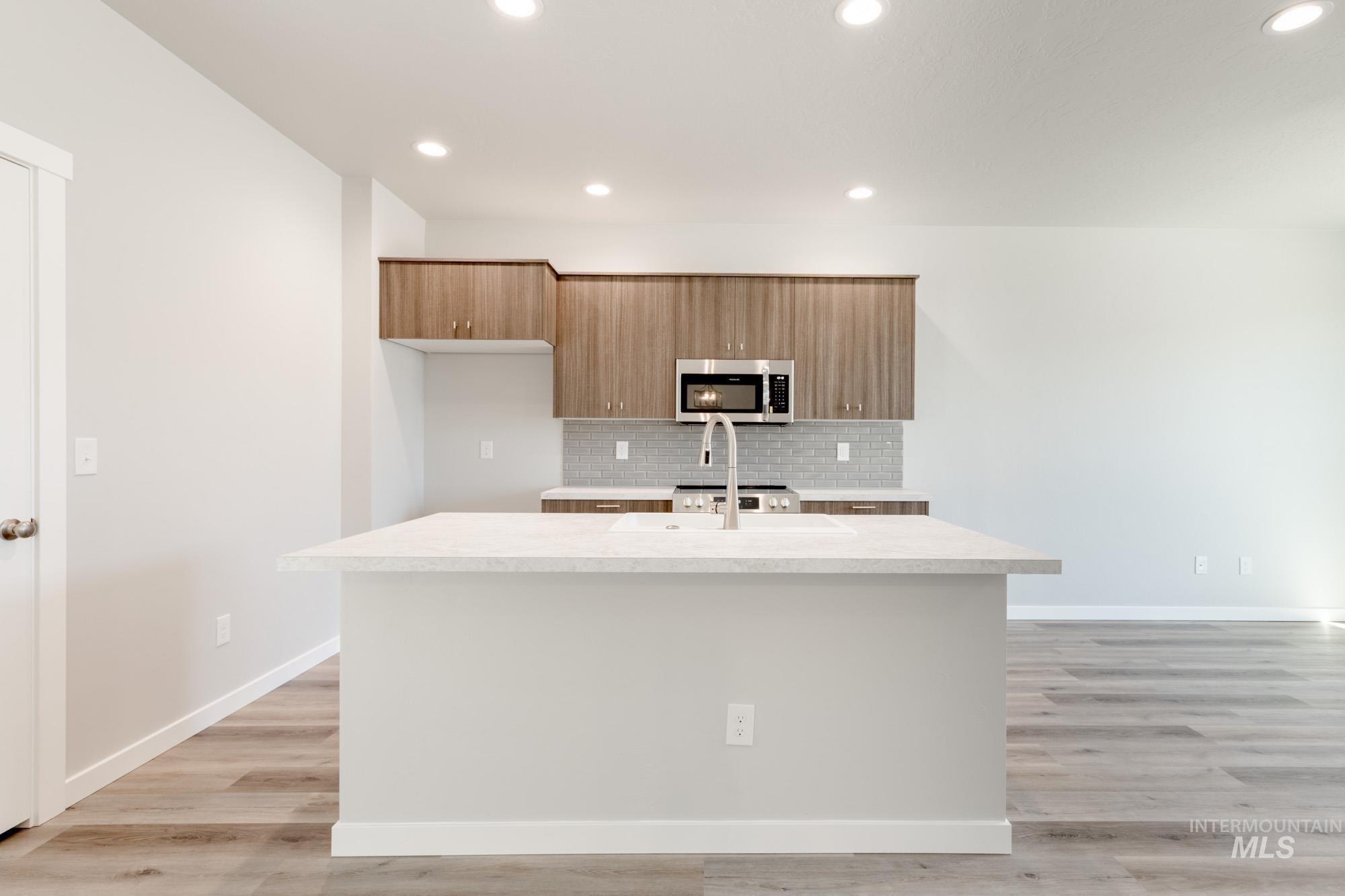 3005 E Mossy Creek Dr, Kuna, Idaho 83634, 3 Bedrooms, 2.5 Bathrooms, Residential For Sale, Price $393,990,MLS 98969298