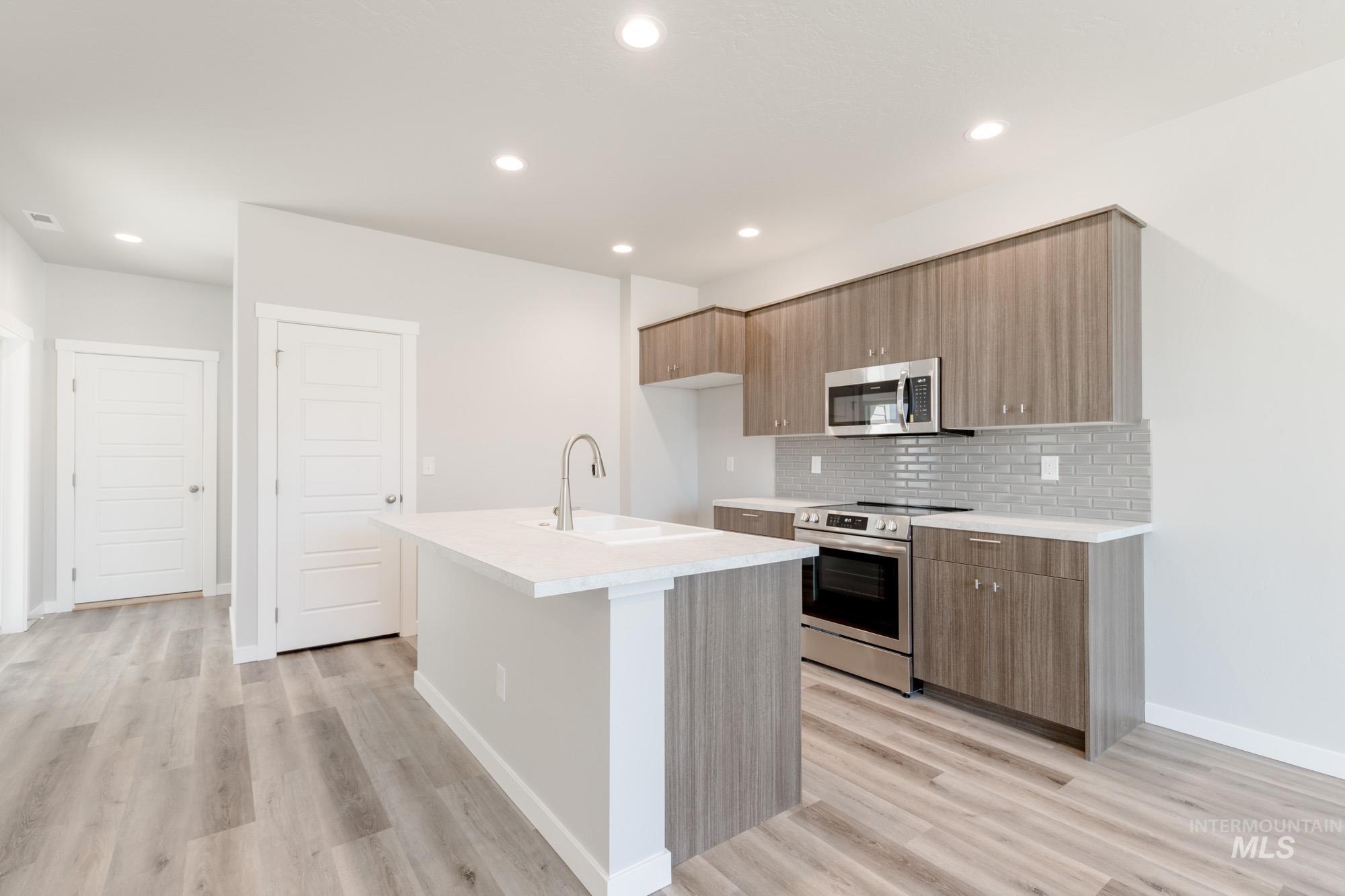 3005 E Mossy Creek Dr, Kuna, Idaho 83634, 3 Bedrooms, 2.5 Bathrooms, Residential For Sale, Price $393,990,MLS 98969298