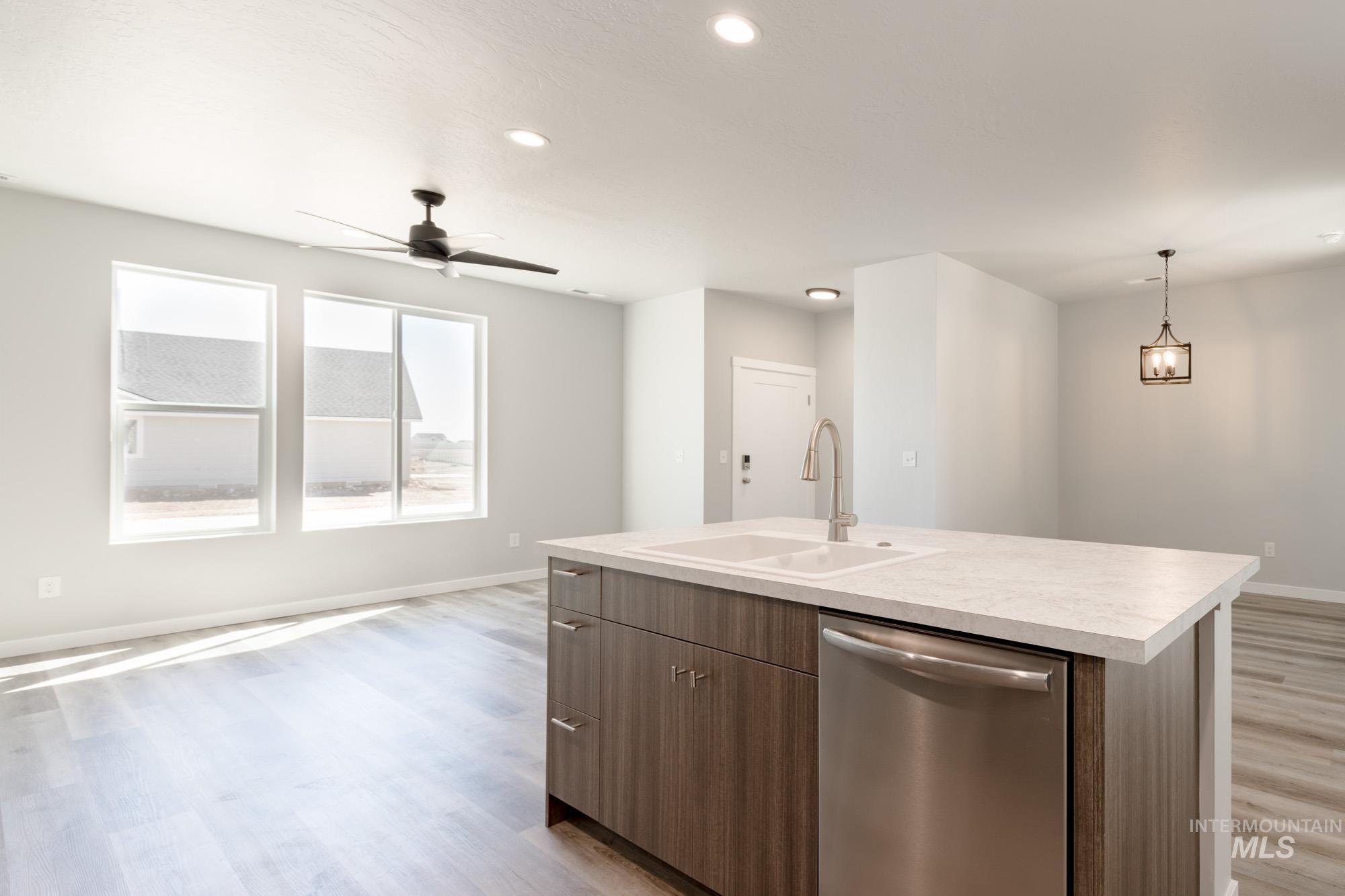 3005 E Mossy Creek Dr, Kuna, Idaho 83634, 3 Bedrooms, 2.5 Bathrooms, Residential For Sale, Price $393,990,MLS 98969298