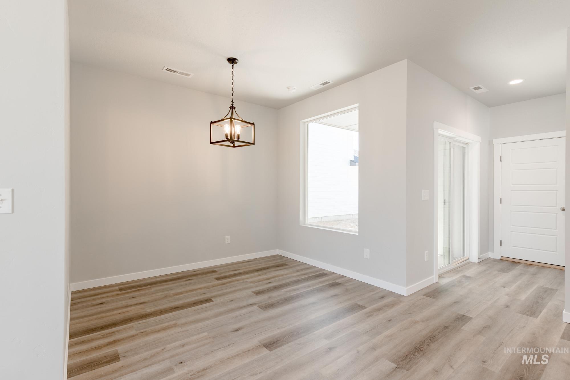 3005 E Mossy Creek Dr, Kuna, Idaho 83634, 3 Bedrooms, 2.5 Bathrooms, Residential For Sale, Price $393,990,MLS 98969298