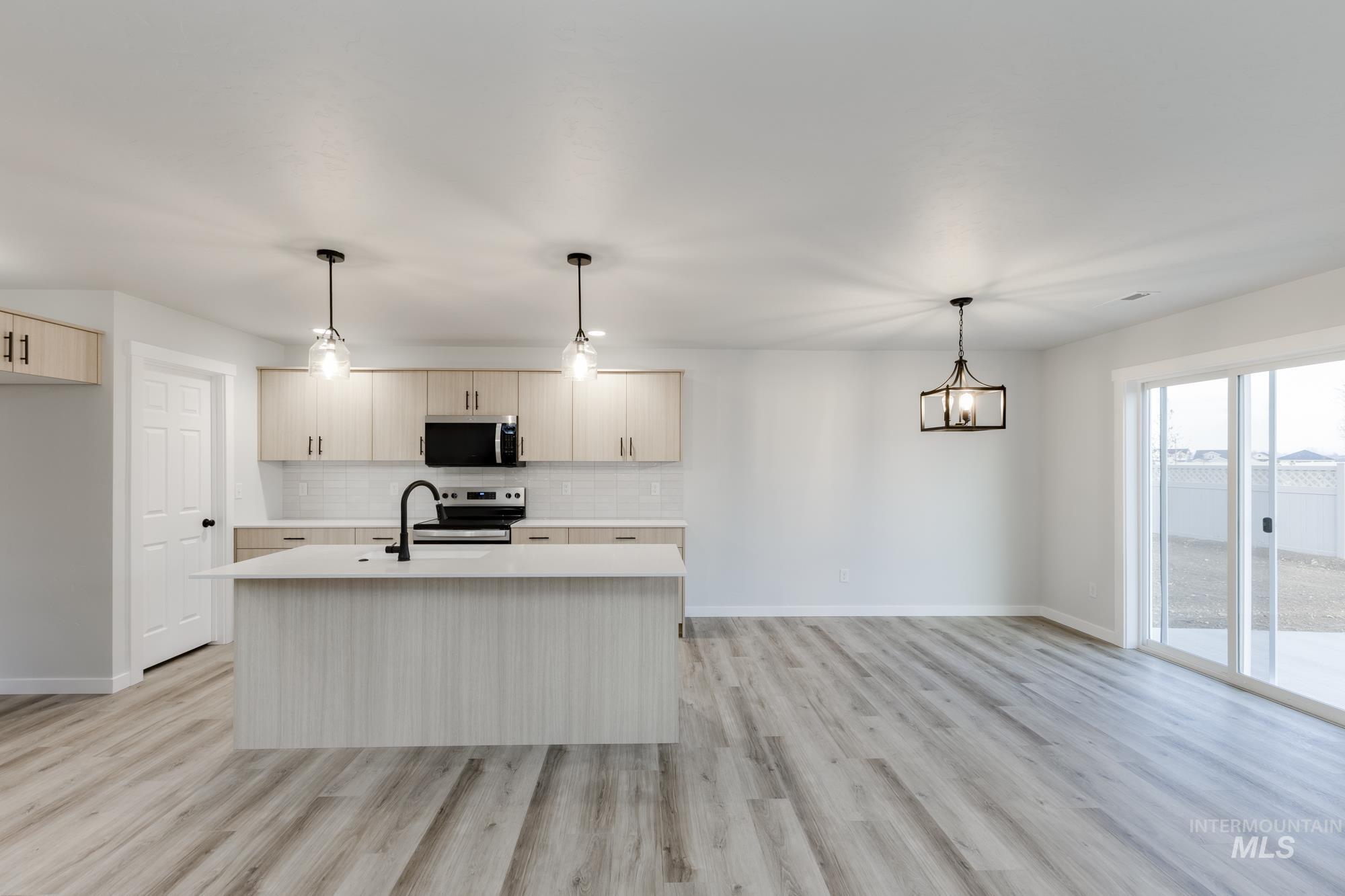 2968 E Mossy Creek Dr, Kuna, Idaho 83634, 4 Bedrooms, 2.5 Bathrooms, Residential For Sale, Price $474,990,MLS 98969299