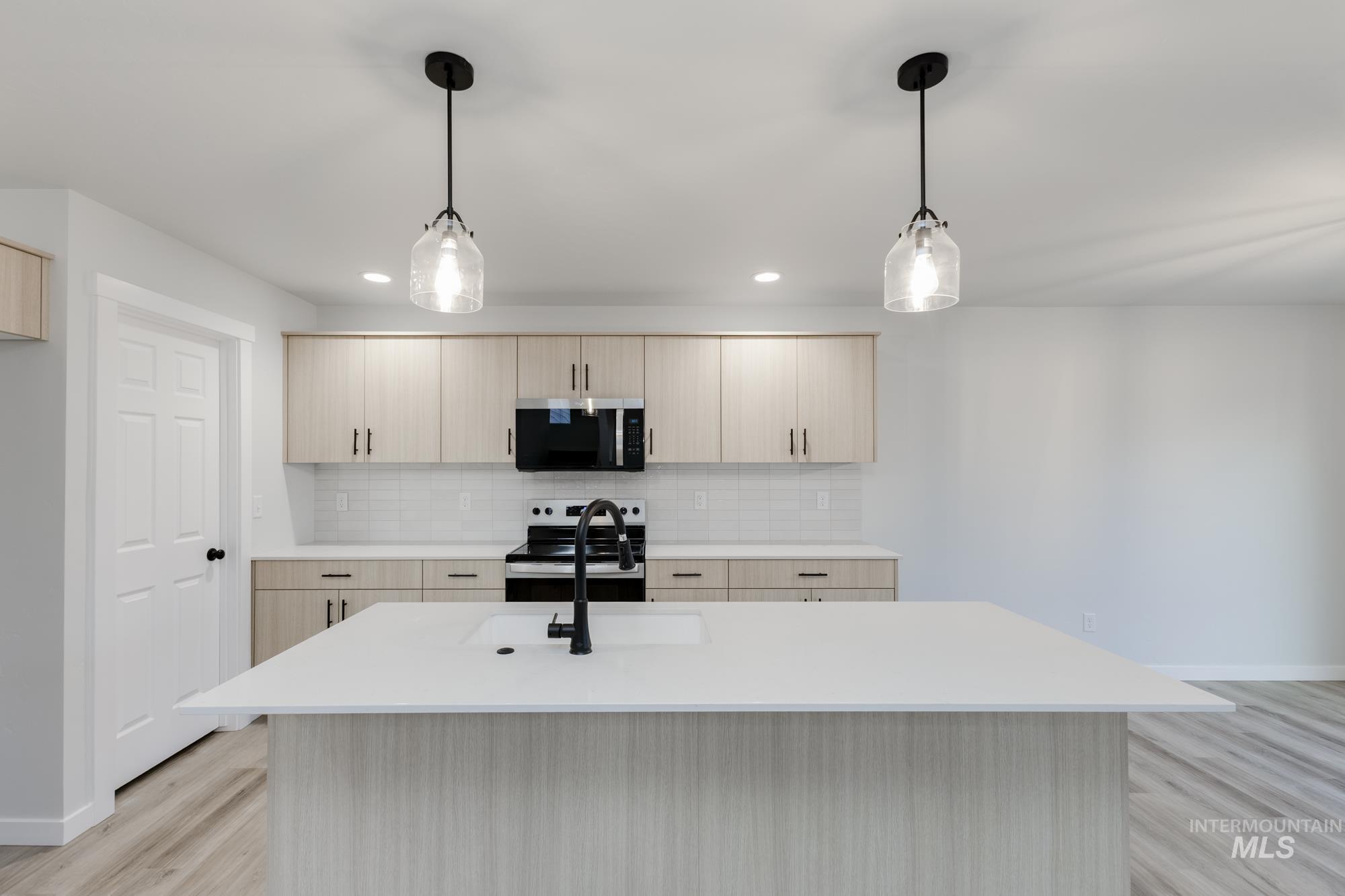 2968 E Mossy Creek Dr, Kuna, Idaho 83634, 4 Bedrooms, 2.5 Bathrooms, Residential For Sale, Price $474,990,MLS 98969299