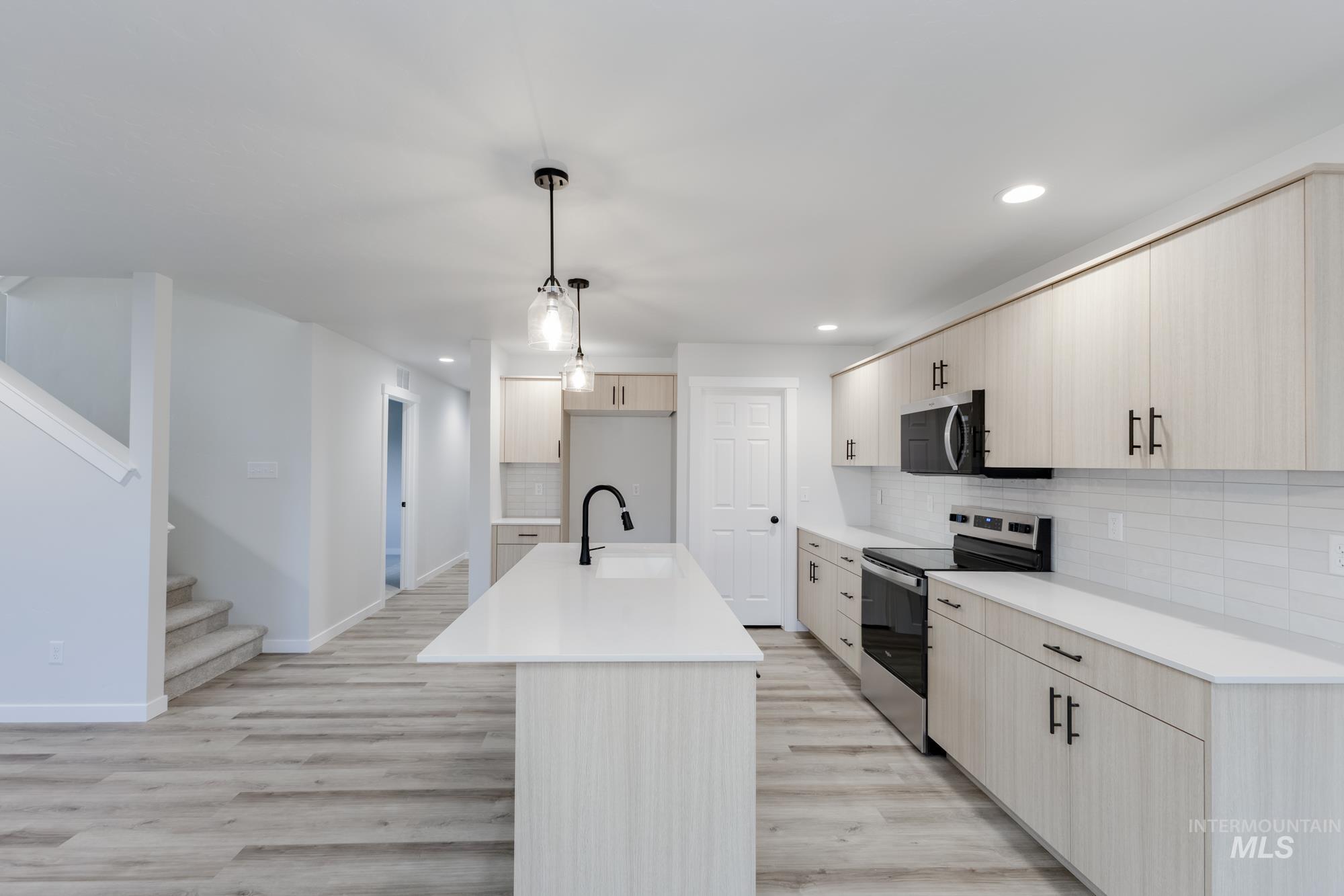 2968 E Mossy Creek Dr, Kuna, Idaho 83634, 4 Bedrooms, 2.5 Bathrooms, Residential For Sale, Price $474,990,MLS 98969299