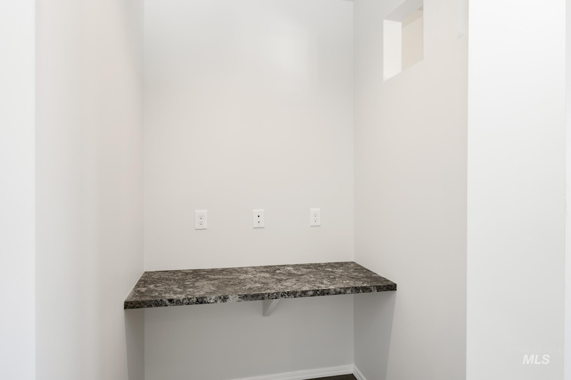 3029 E Mossy Creek Dr, Kuna, Idaho 83634, 3 Bedrooms, 2.5 Bathrooms, Residential For Sale, Price $399,990,MLS 98969300