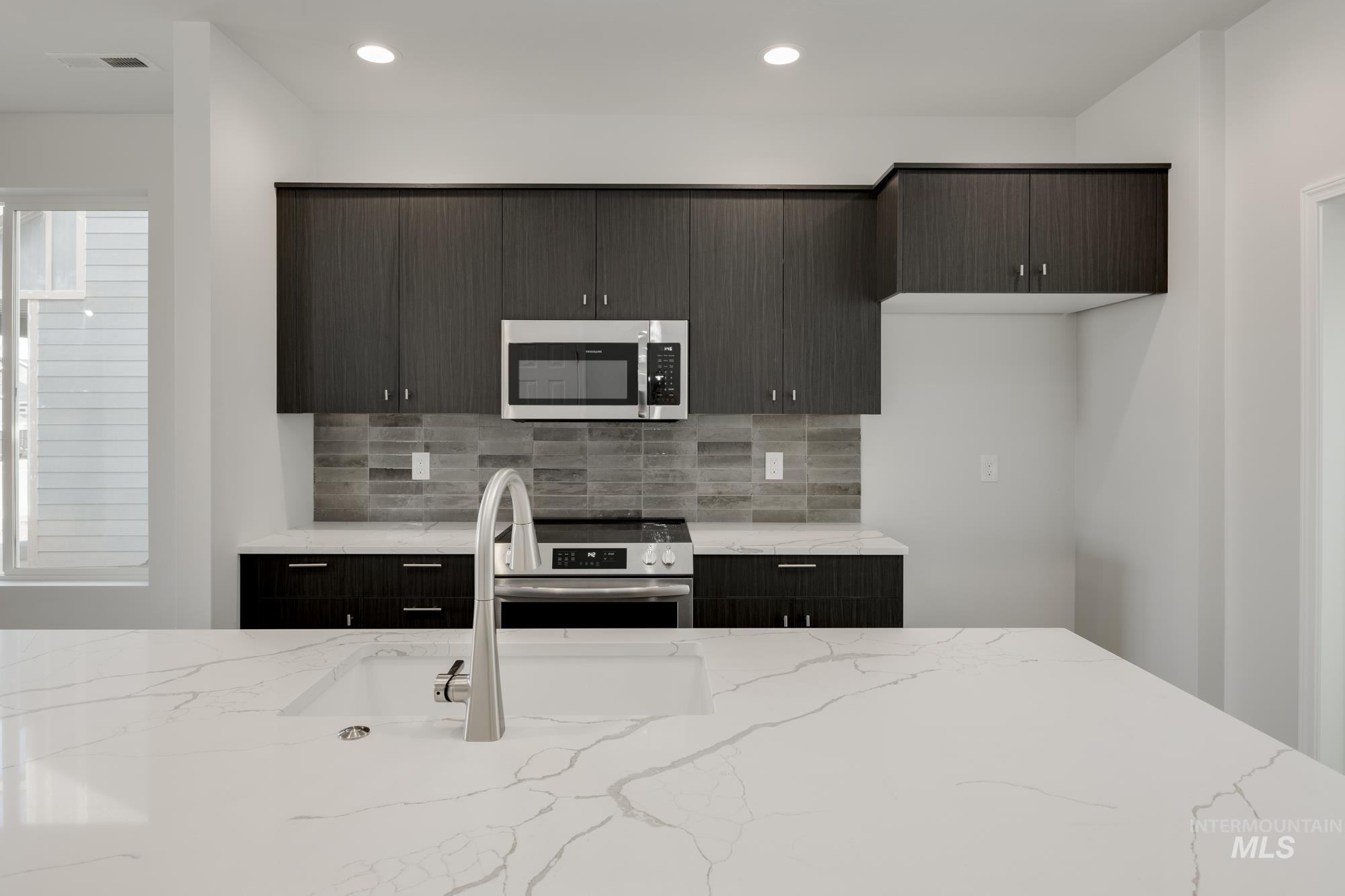 3029 E Mossy Creek Dr, Kuna, Idaho 83634, 3 Bedrooms, 2.5 Bathrooms, Residential For Sale, Price $399,990,MLS 98969300