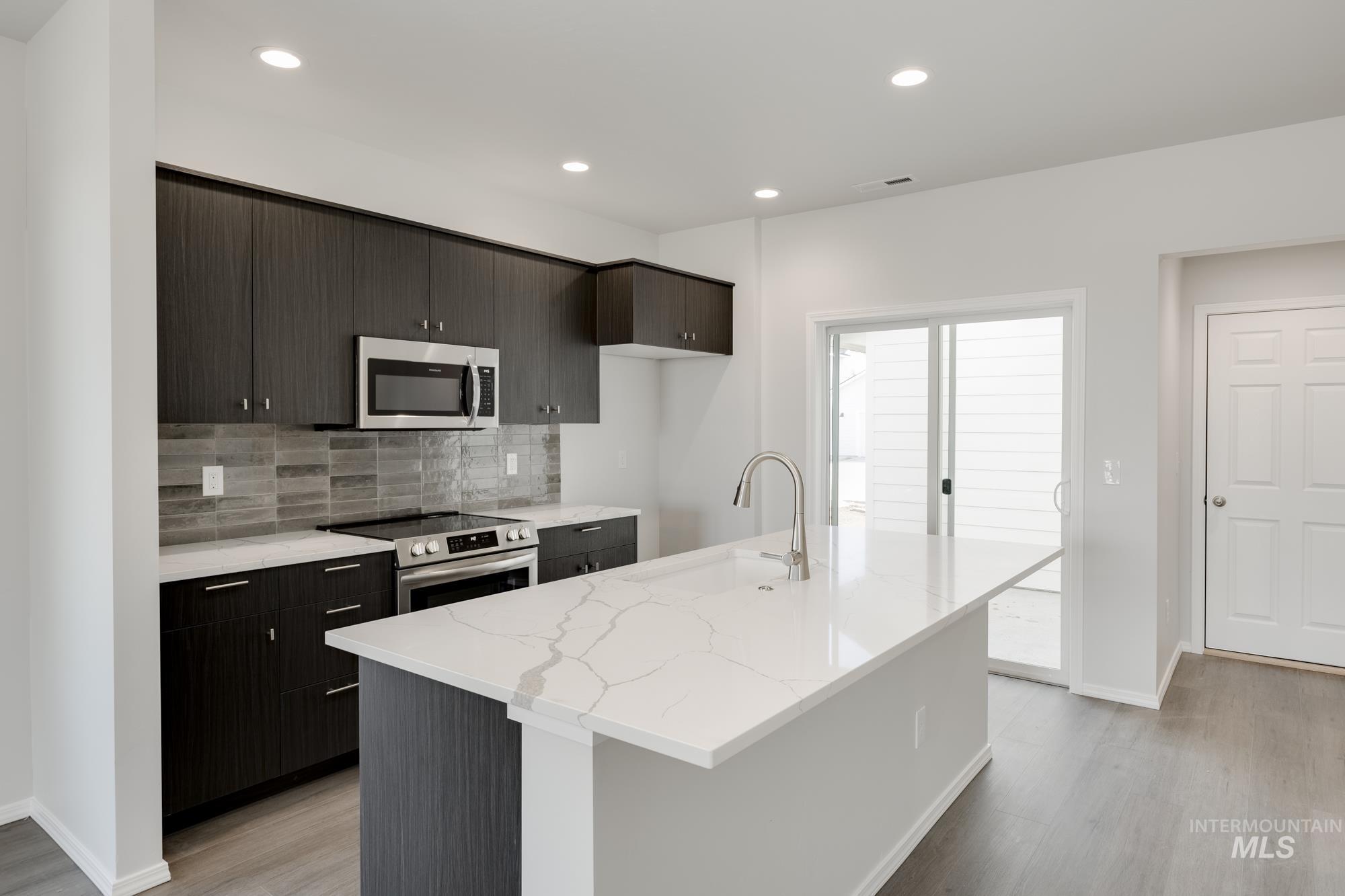 3029 E Mossy Creek Dr, Kuna, Idaho 83634, 3 Bedrooms, 2.5 Bathrooms, Residential For Sale, Price $399,990,MLS 98969300