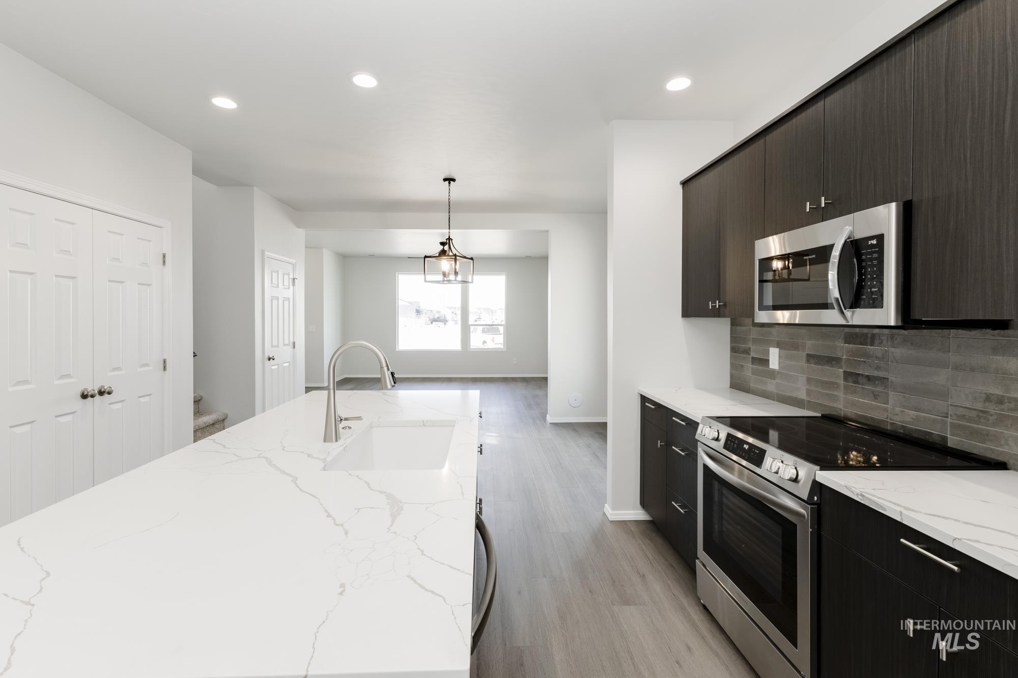 3029 E Mossy Creek Dr, Kuna, Idaho 83634, 3 Bedrooms, 2.5 Bathrooms, Residential For Sale, Price $399,990,MLS 98969300