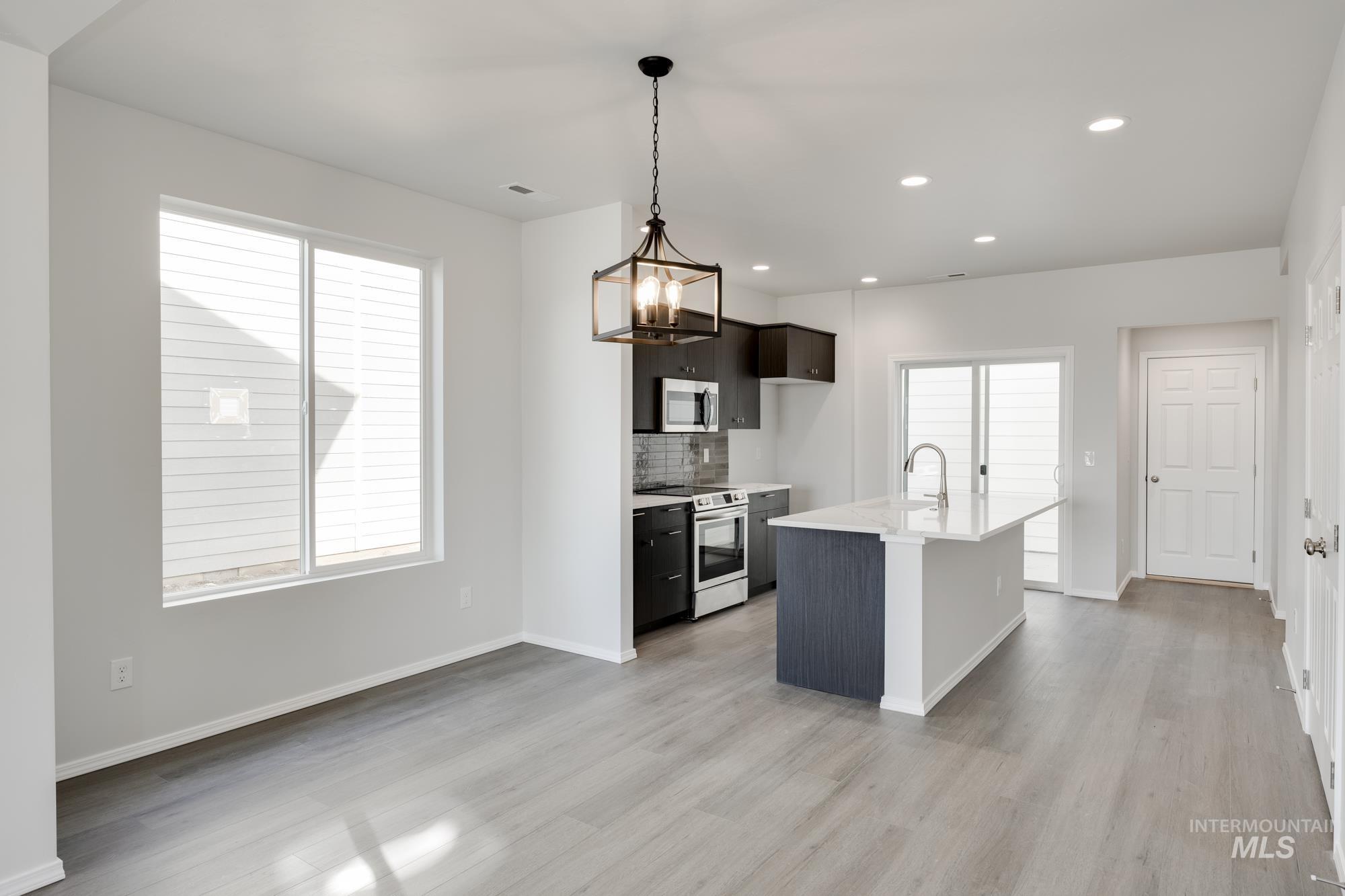 3029 E Mossy Creek Dr, Kuna, Idaho 83634, 3 Bedrooms, 2.5 Bathrooms, Residential For Sale, Price $399,990,MLS 98969300