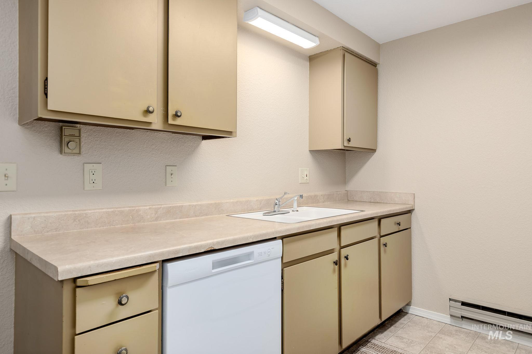 6907 W Colehaven Lane, Boise, Idaho 83704, 2 Bedrooms, 1 Bathroom, Residential For Sale, Price $249,990,MLS 98969301