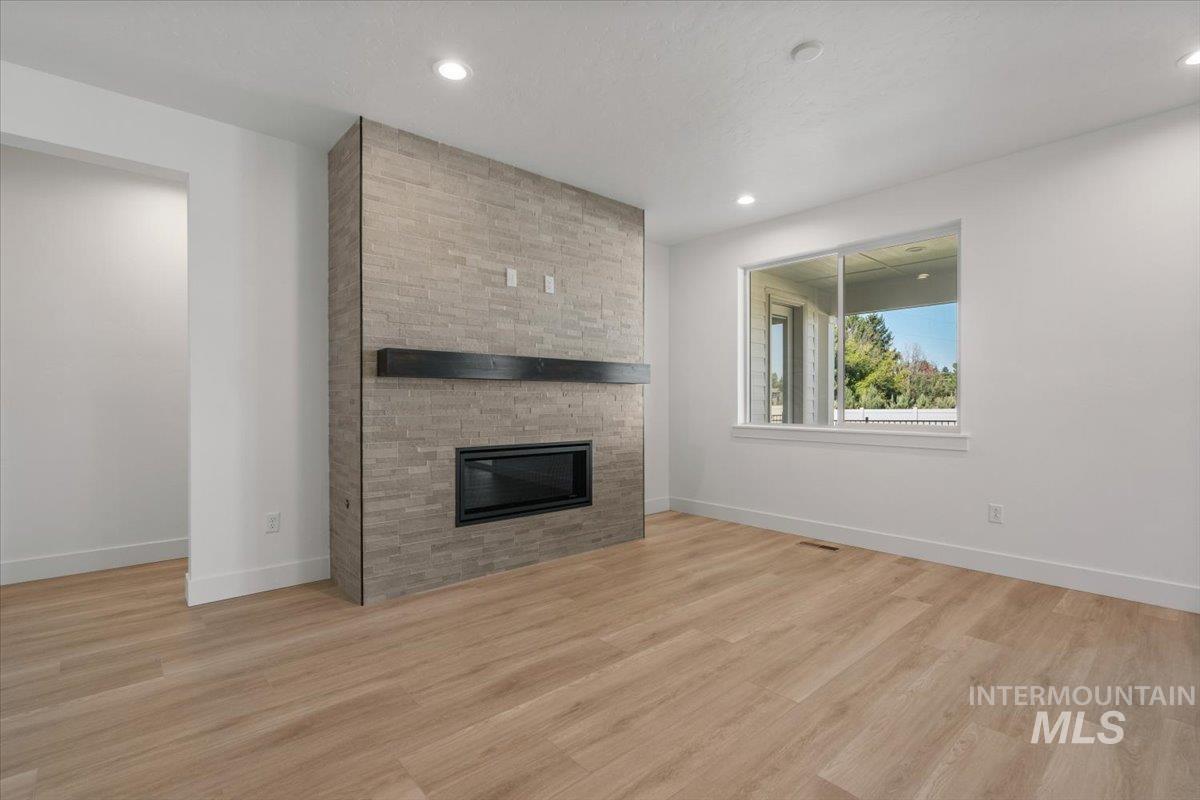 558 E Lockhart Street, Meridian, Idaho 83646, 3 Bedrooms, 2.5 Bathrooms, Residential For Sale, Price $649,990,MLS 98969303