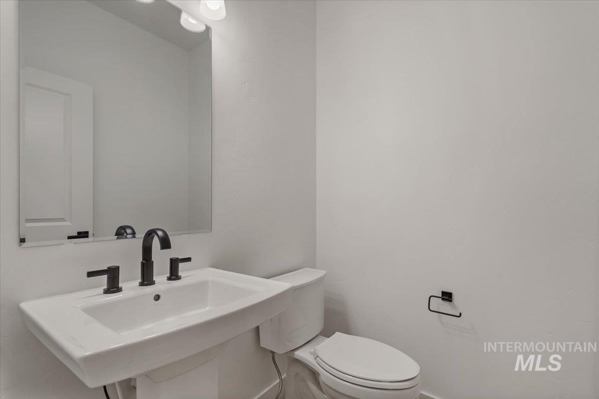 558 E Lockhart Street, Meridian, Idaho 83646, 3 Bedrooms, 2.5 Bathrooms, Residential For Sale, Price $649,990,MLS 98969303