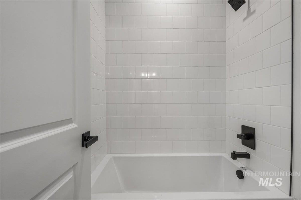 558 E Lockhart Street, Meridian, Idaho 83646, 3 Bedrooms, 2.5 Bathrooms, Residential For Sale, Price $649,990,MLS 98969303