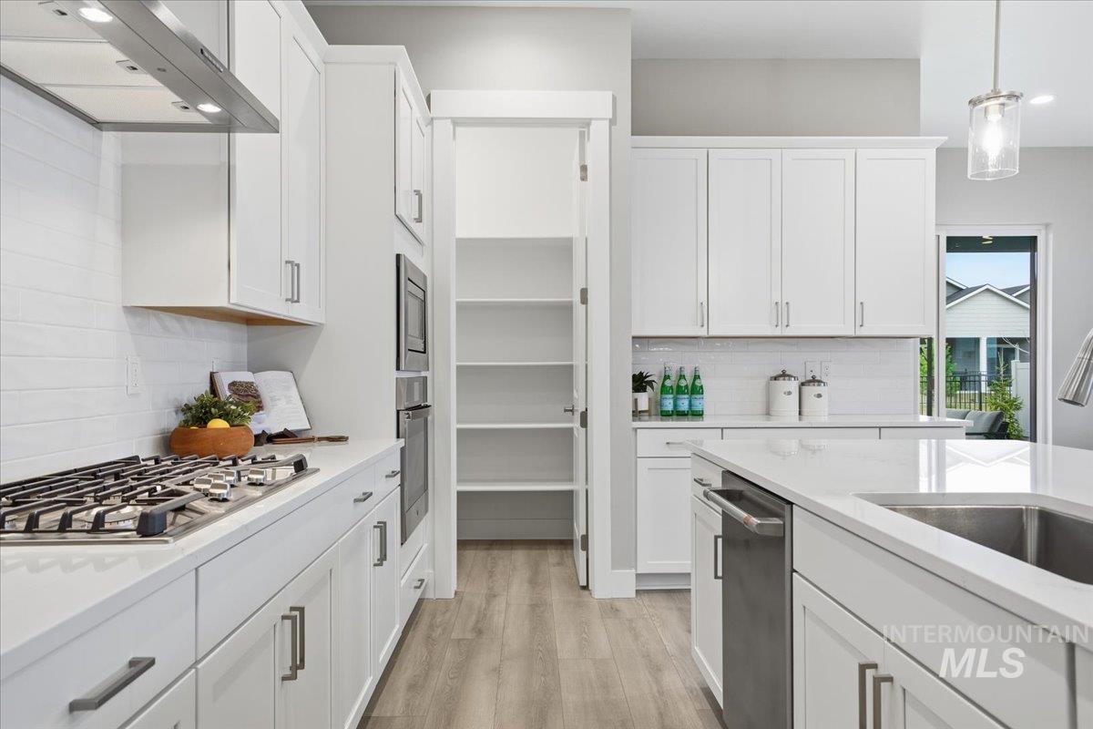 2163 N Kenora Ave, Star, Idaho 83669, 3 Bedrooms, 3.5 Bathrooms, Residential For Sale, Price $749,990,MLS 98969305