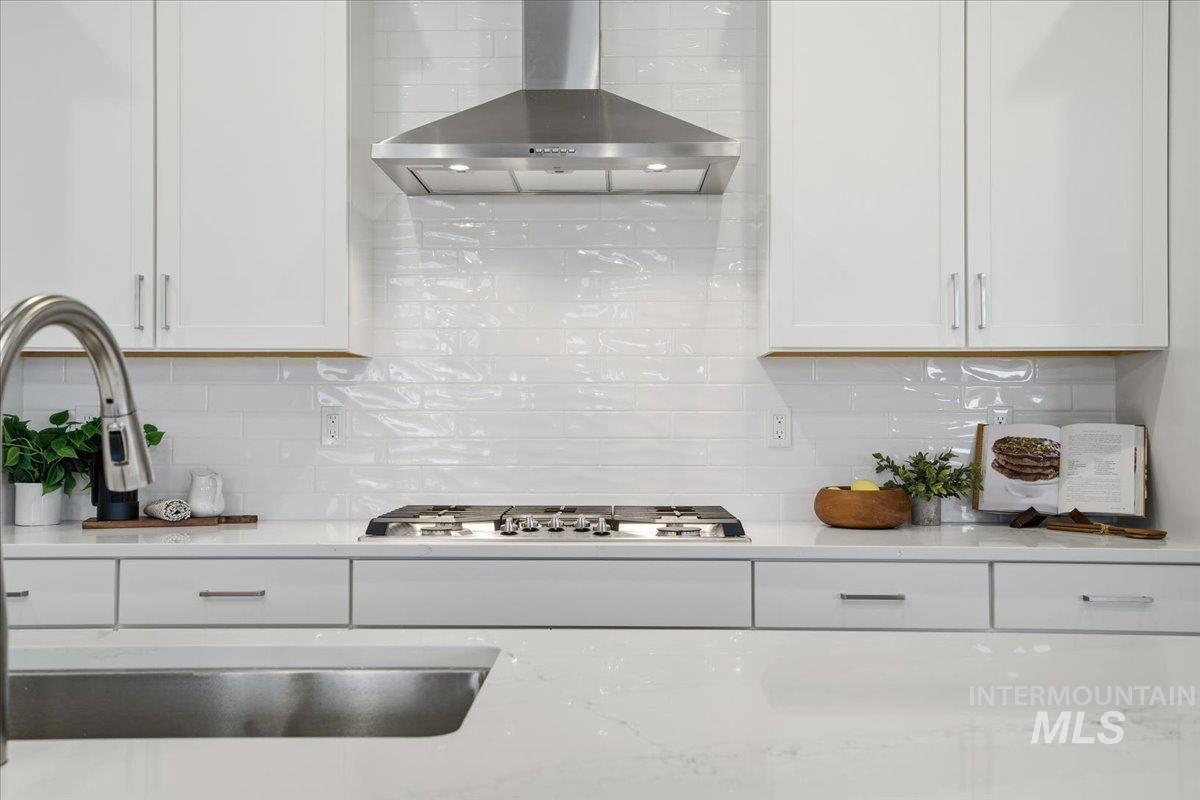 2163 N Kenora Ave, Star, Idaho 83669, 3 Bedrooms, 3.5 Bathrooms, Residential For Sale, Price $749,990,MLS 98969305