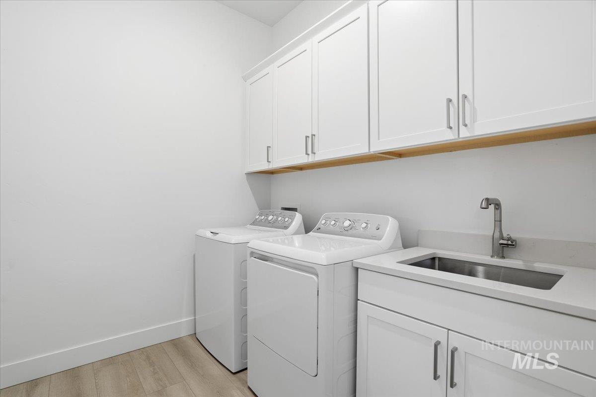 2163 N Kenora Ave, Star, Idaho 83669, 3 Bedrooms, 3.5 Bathrooms, Residential For Sale, Price $749,990,MLS 98969305