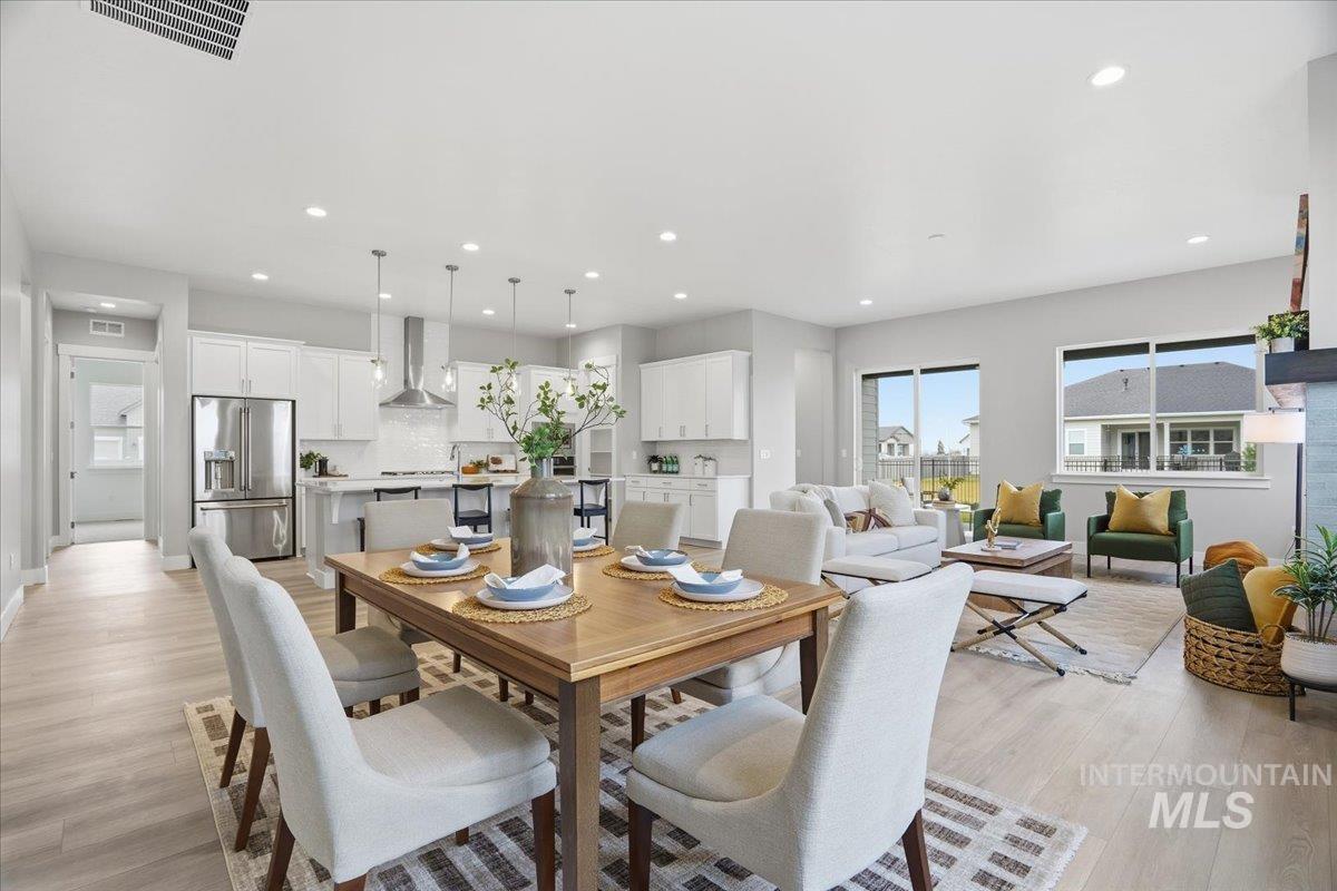 2163 N Kenora Ave, Star, Idaho 83669, 3 Bedrooms, 3.5 Bathrooms, Residential For Sale, Price $749,990,MLS 98969305