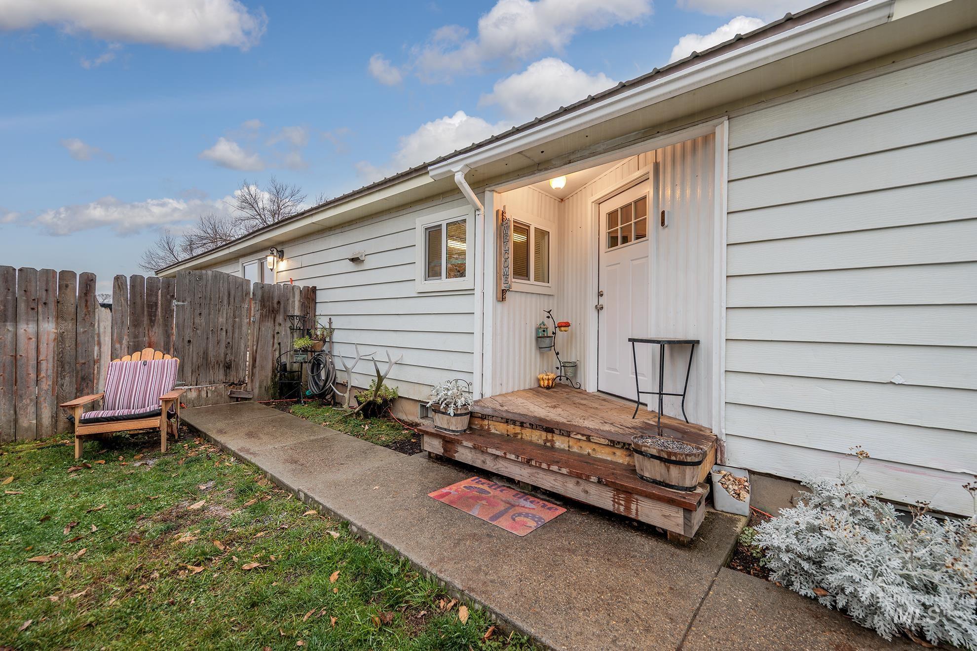 1165 Pioneer, Weiser, Idaho 83672, 3 Bedrooms, 2 Bathrooms, Residential For Sale, Price $249,900,MLS 98969311