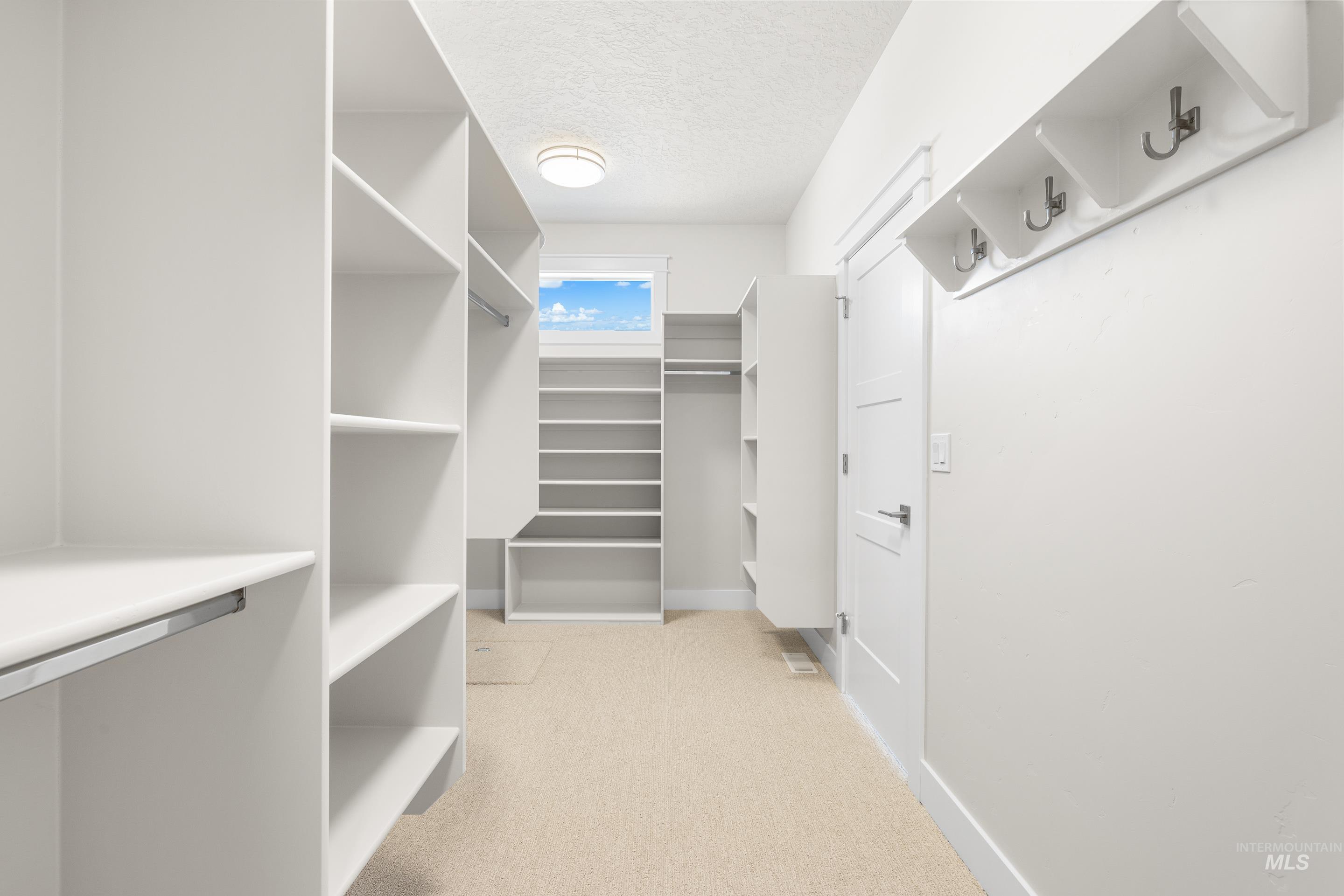 9528 Green Cottage Ave, Kuna, Idaho 83634, 3 Bedrooms, 2 Bathrooms, Residential For Sale, Price $609,900,MLS 98969314