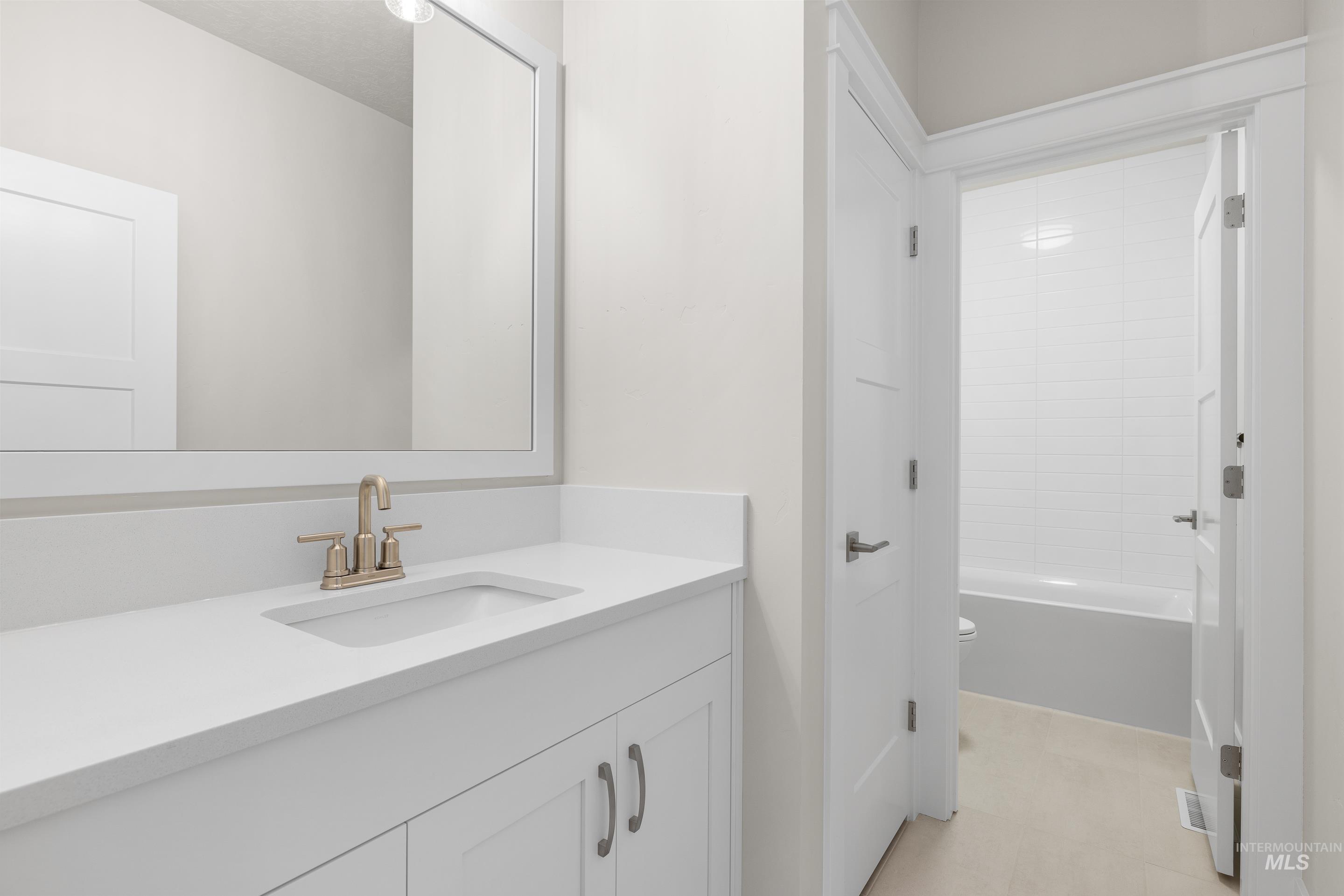 9528 Green Cottage Ave, Kuna, Idaho 83634, 3 Bedrooms, 2 Bathrooms, Residential For Sale, Price $609,900,MLS 98969314