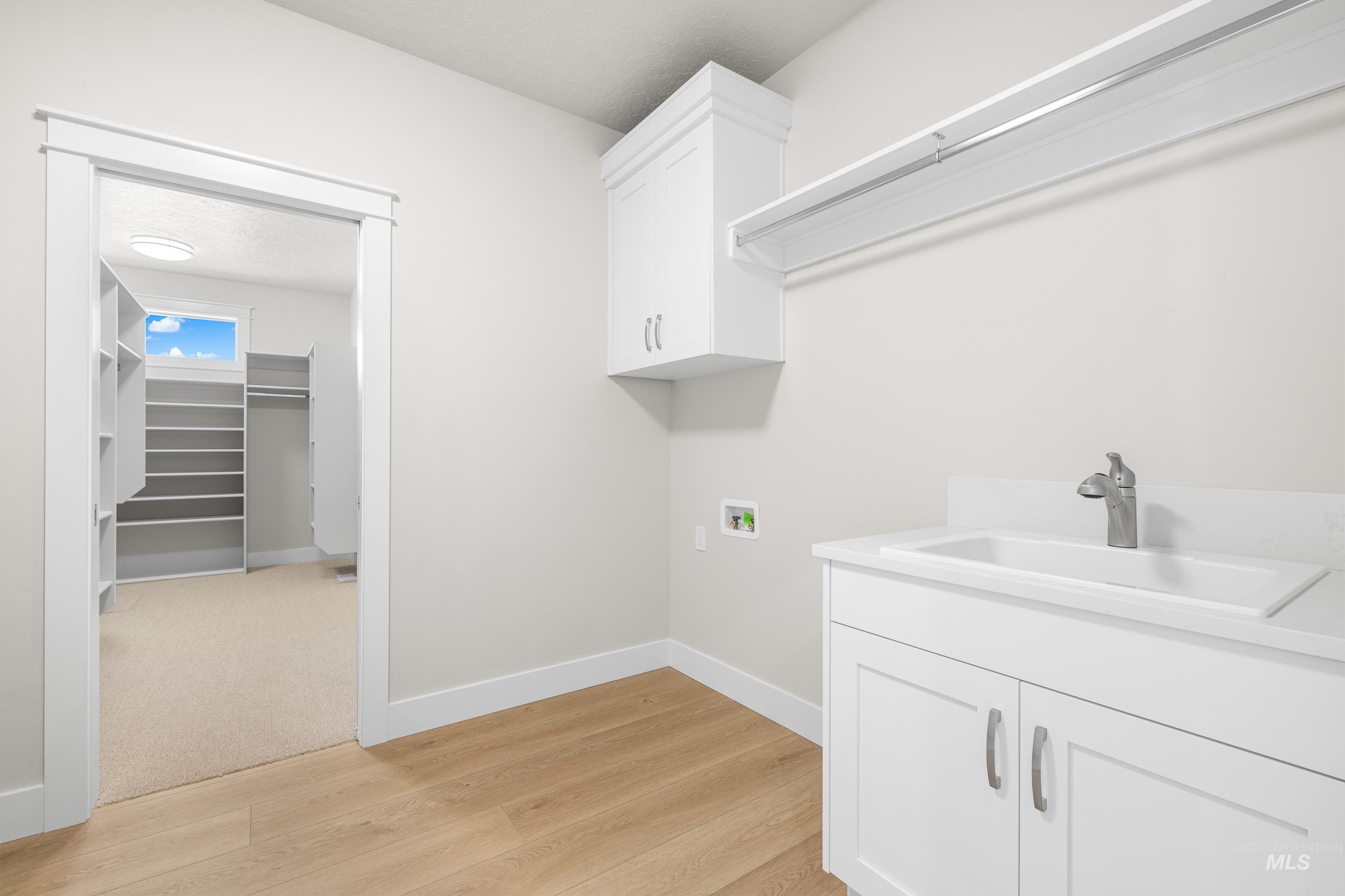 9528 Green Cottage Ave, Kuna, Idaho 83634, 3 Bedrooms, 2 Bathrooms, Residential For Sale, Price $609,900,MLS 98969314