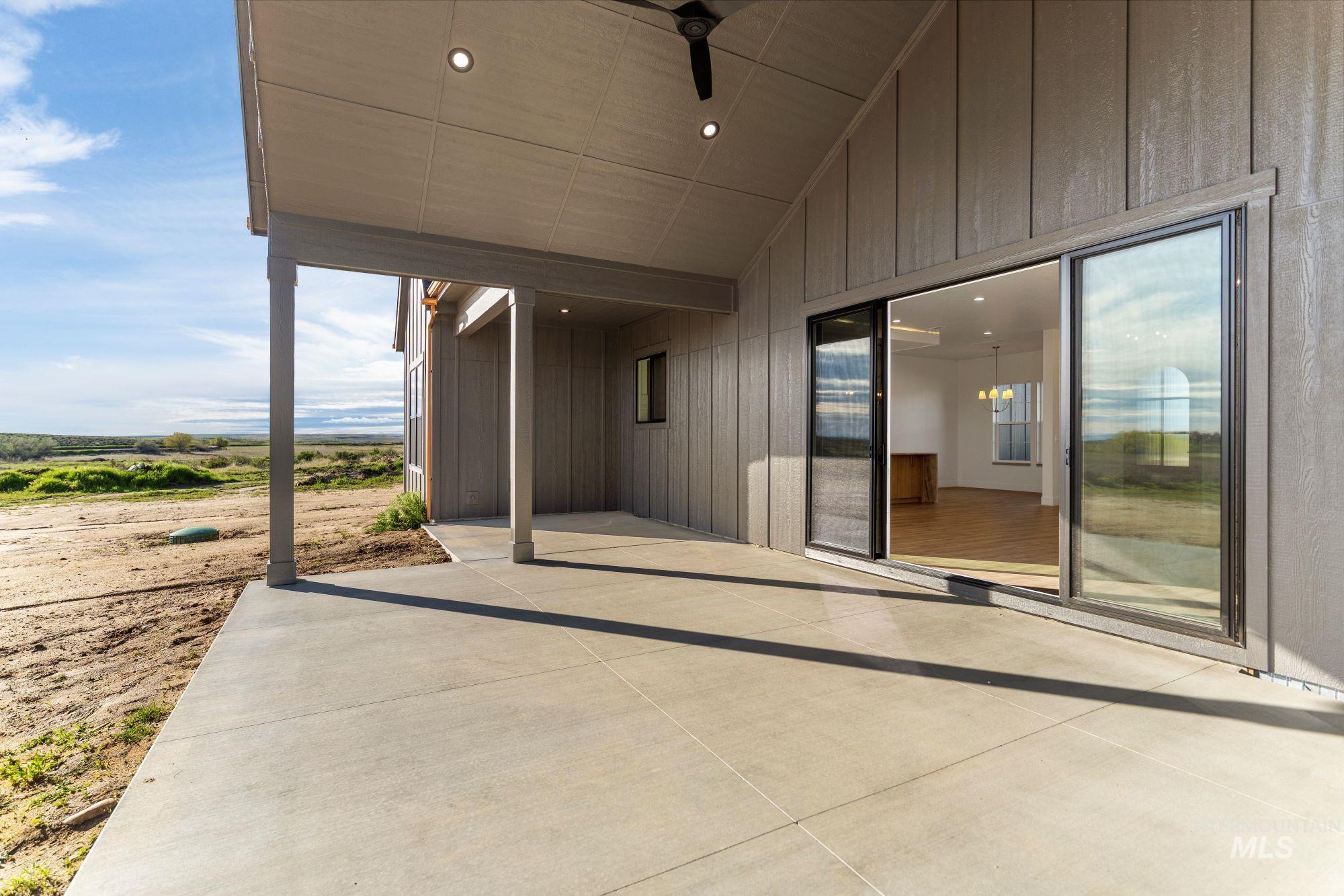 27463 Iron Horse Dr., Caldwell, Idaho 83607, 4 Bedrooms, 3.5 Bathrooms, Residential For Sale, Price $1,199,000,MLS 98969318