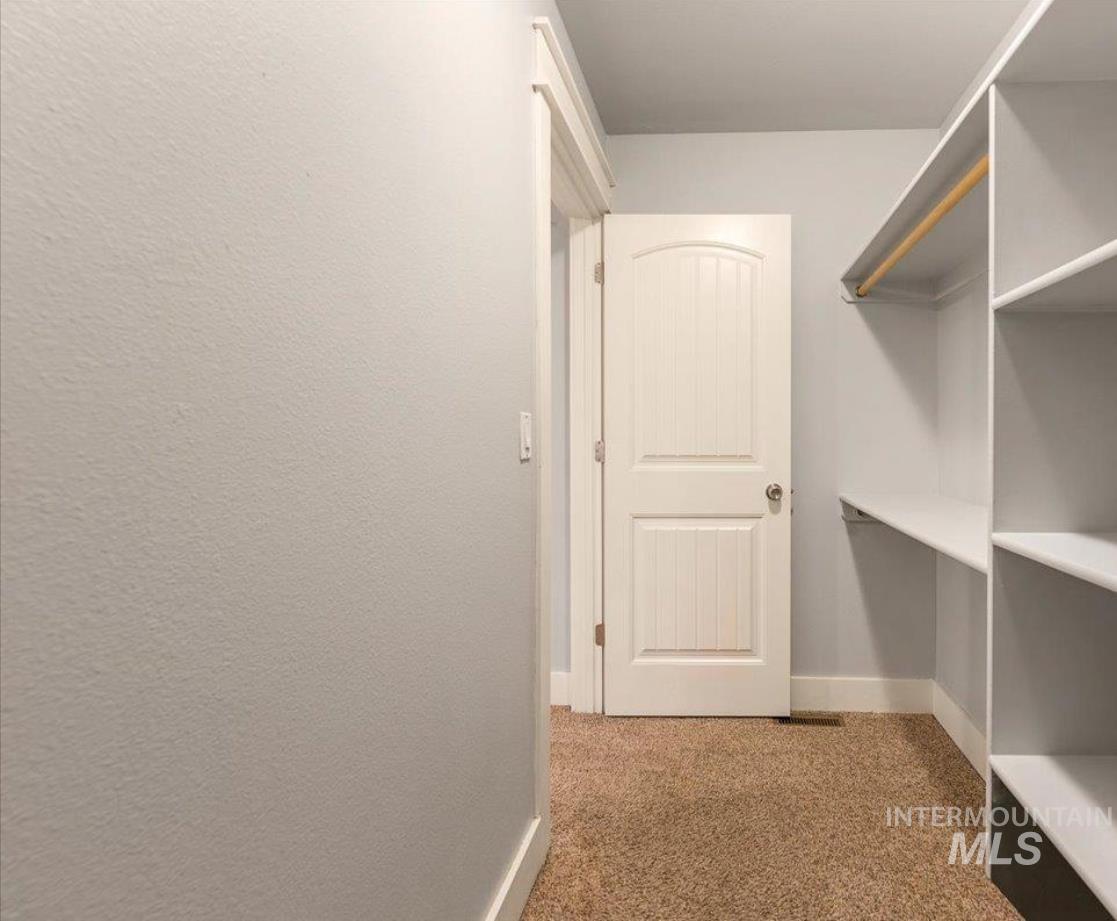 3889 N Maple Grove Rd, Boise, Idaho 83704, 3 Bedrooms, 2 Bathrooms, Residential For Sale, Price $395,000,MLS 98969322