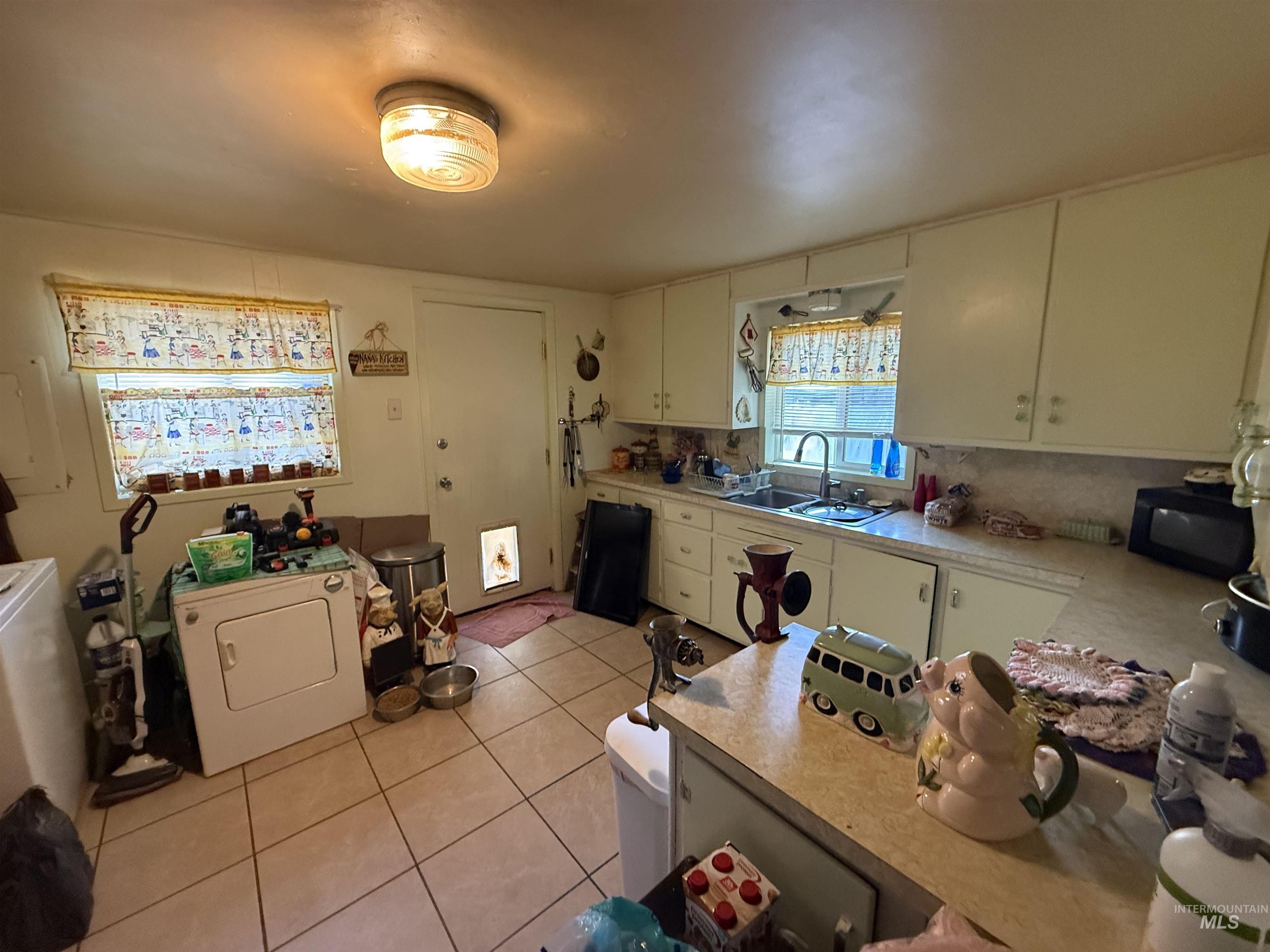 308 2nd Ave E, Jerome, Idaho 83338, 3 Bedrooms, 2 Bathrooms, Residential For Sale, Price $269,000,MLS 98969323