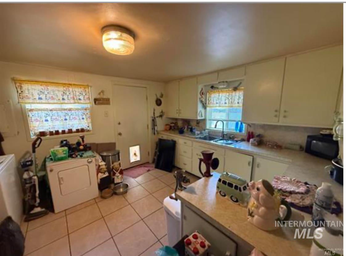 308 2nd Ave E, Jerome, Idaho 83338, 3 Bedrooms, 2 Bathrooms, Residential For Sale, Price $269,000,MLS 98969323