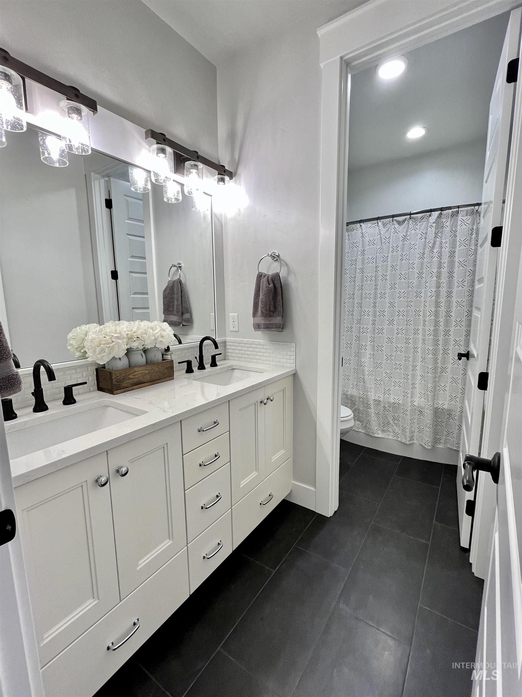 4881 N Bolsena Ave, Meridian, Idaho 83646, 3 Bedrooms, 2.5 Bathrooms, Residential For Sale, Price $1,150,000,MLS 98969324