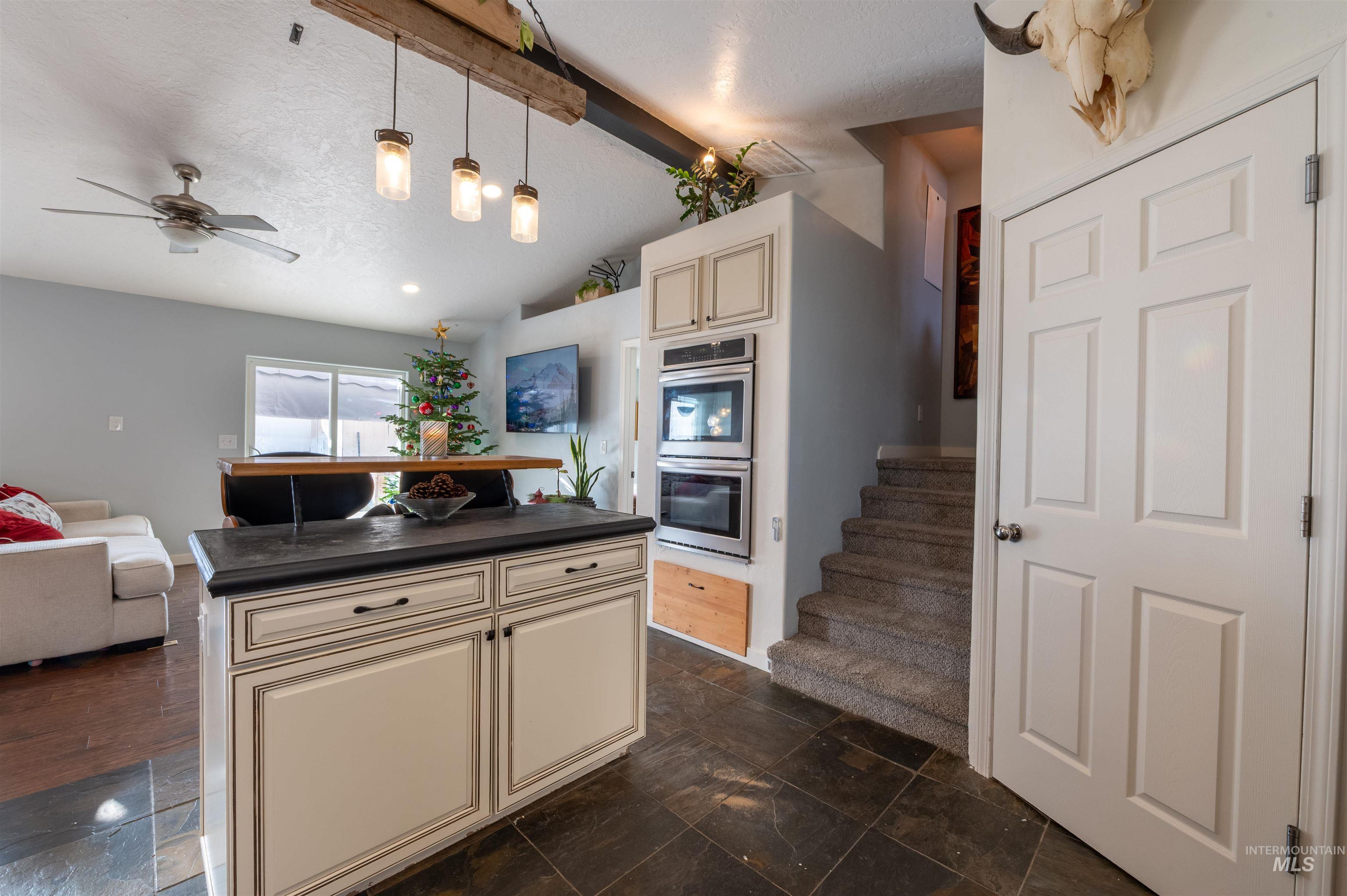 498 Clover Ave., Twin Falls, Idaho 83301, 4 Bedrooms, 2 Bathrooms, Residential For Sale, Price $359,000,MLS 98969325