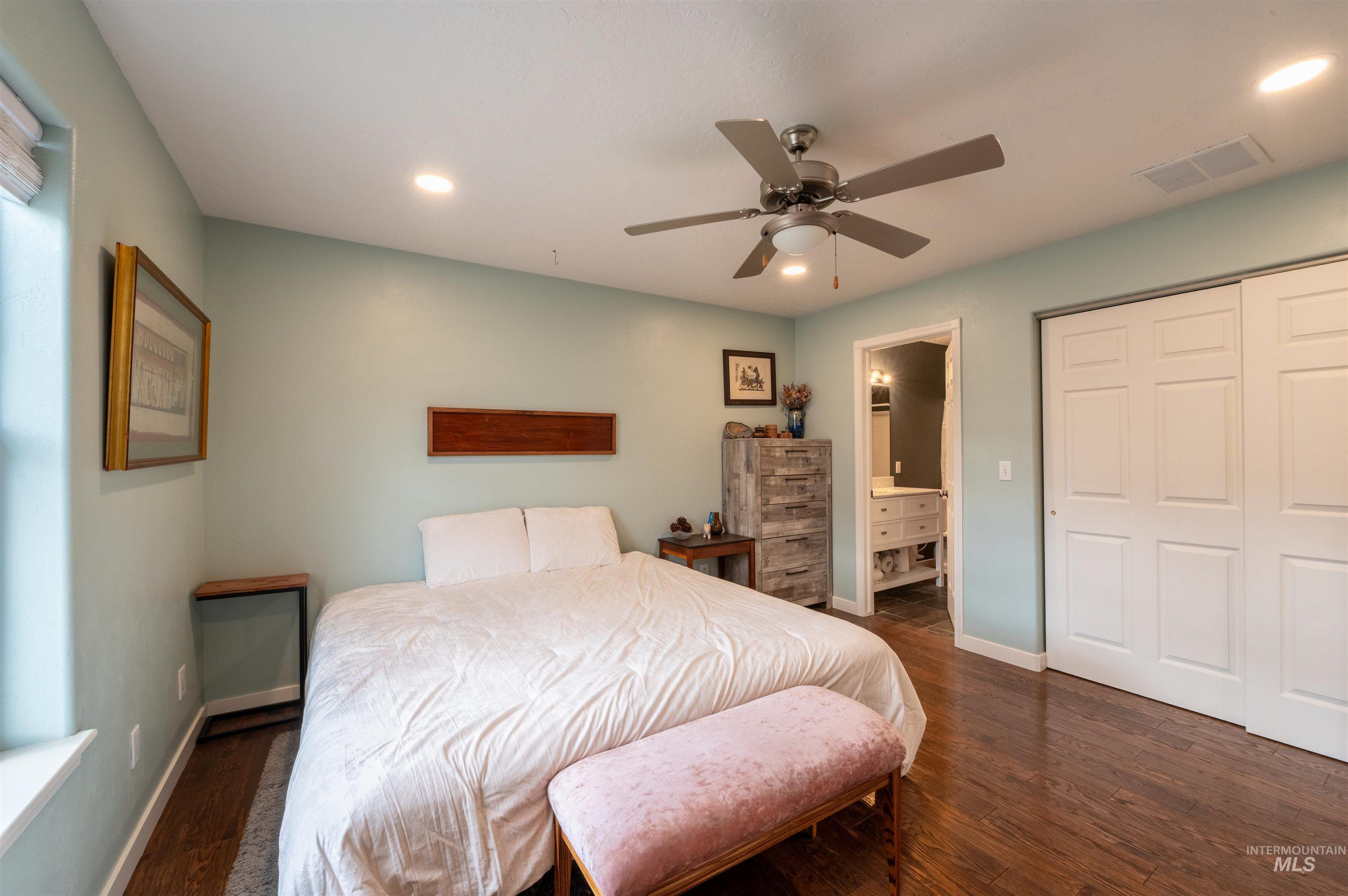 498 Clover Ave., Twin Falls, Idaho 83301, 4 Bedrooms, 2 Bathrooms, Residential For Sale, Price $359,000,MLS 98969325