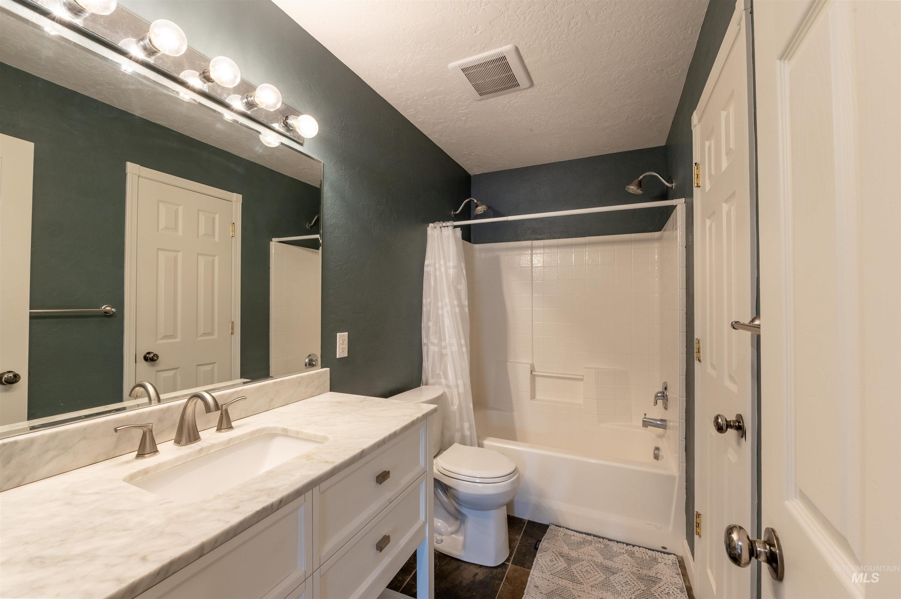 498 Clover Ave., Twin Falls, Idaho 83301, 4 Bedrooms, 2 Bathrooms, Residential For Sale, Price $359,000,MLS 98969325