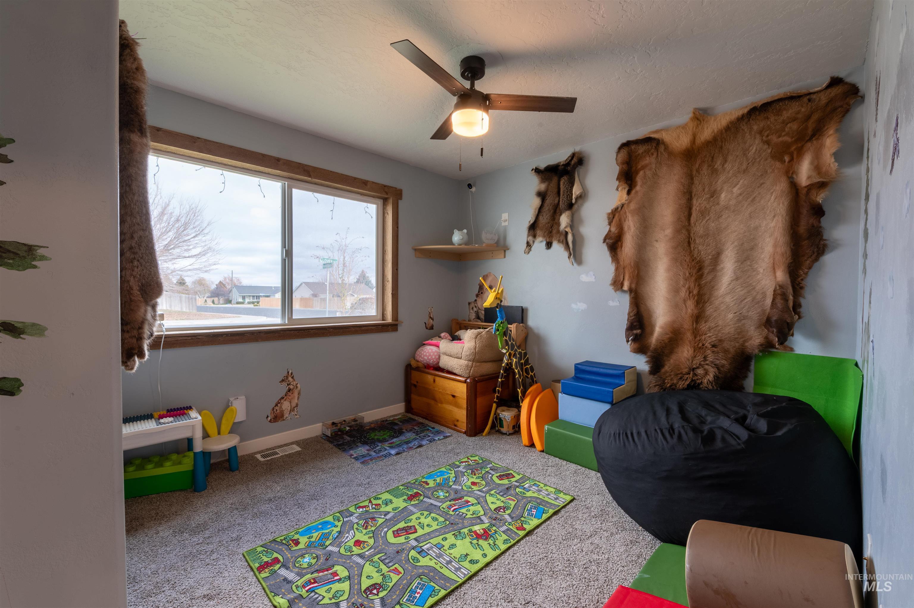 498 Clover Ave., Twin Falls, Idaho 83301, 4 Bedrooms, 2 Bathrooms, Residential For Sale, Price $359,000,MLS 98969325