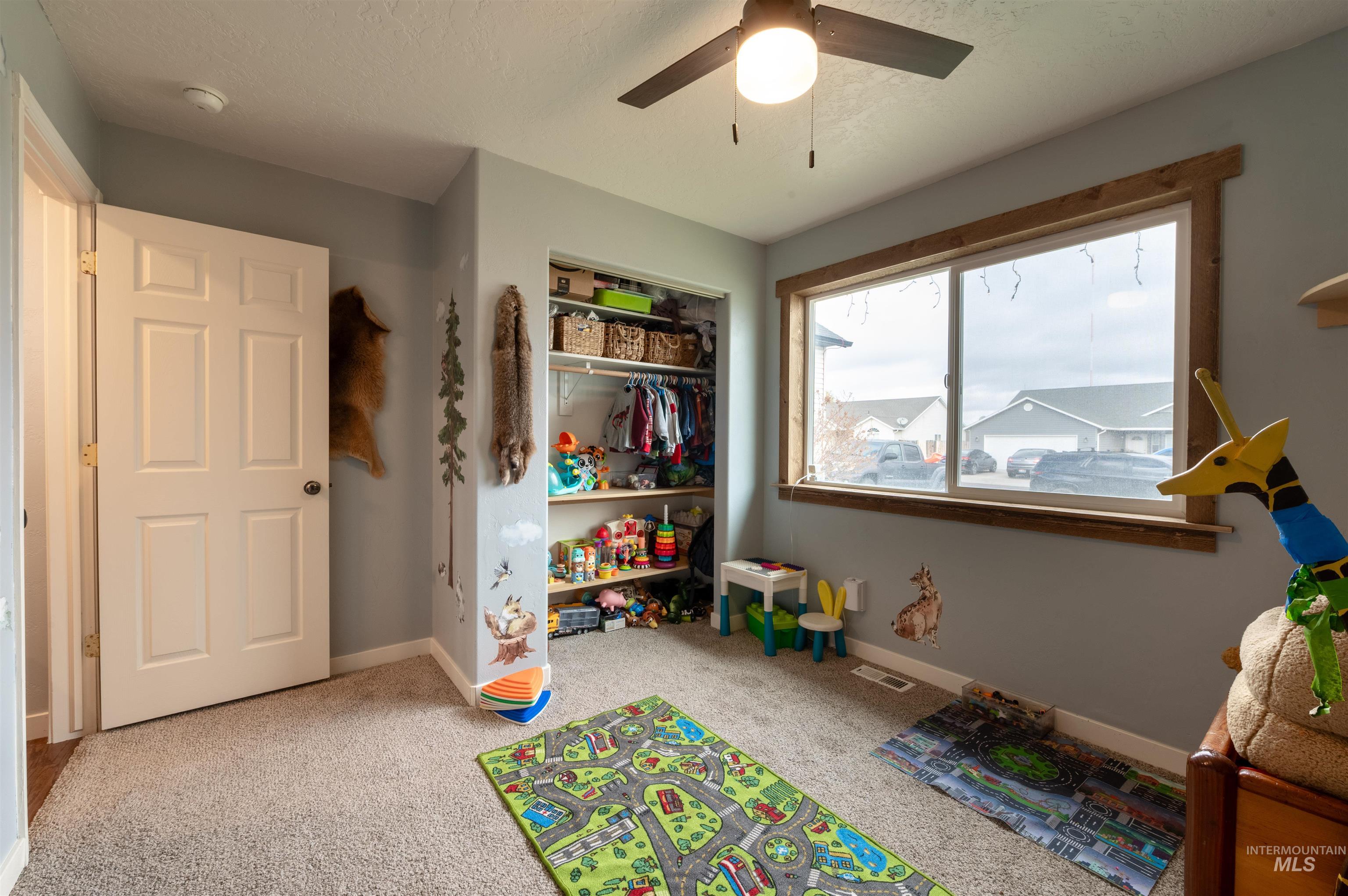 498 Clover Ave., Twin Falls, Idaho 83301, 4 Bedrooms, 2 Bathrooms, Residential For Sale, Price $359,000,MLS 98969325