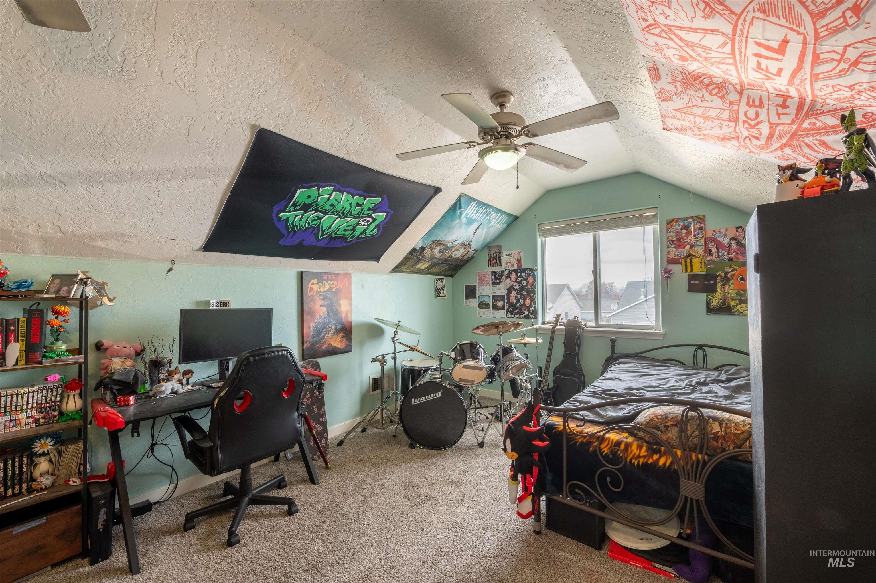 498 Clover Ave., Twin Falls, Idaho 83301, 4 Bedrooms, 2 Bathrooms, Residential For Sale, Price $359,000,MLS 98969325