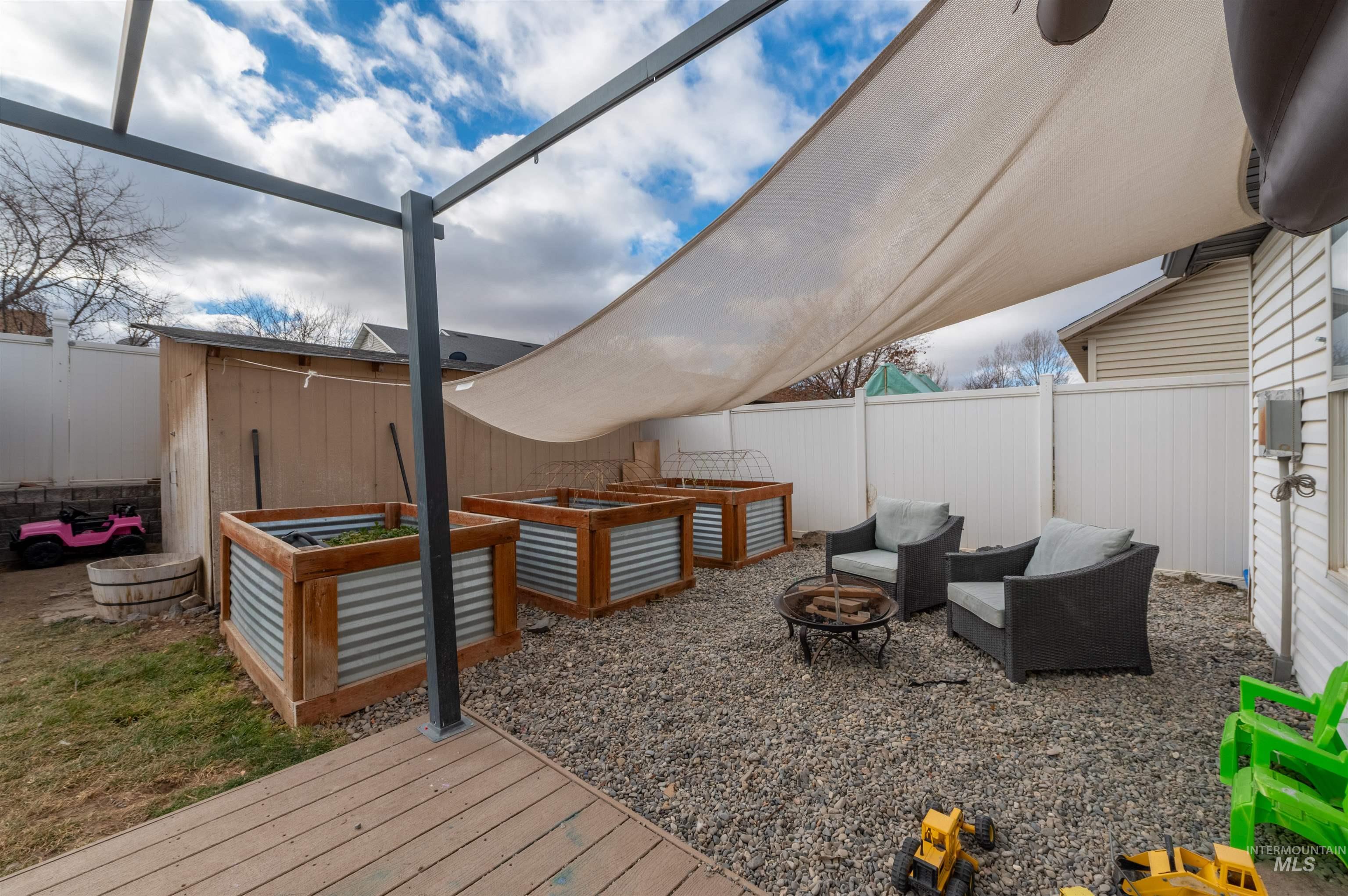 498 Clover Ave., Twin Falls, Idaho 83301, 4 Bedrooms, 2 Bathrooms, Residential For Sale, Price $359,000,MLS 98969325