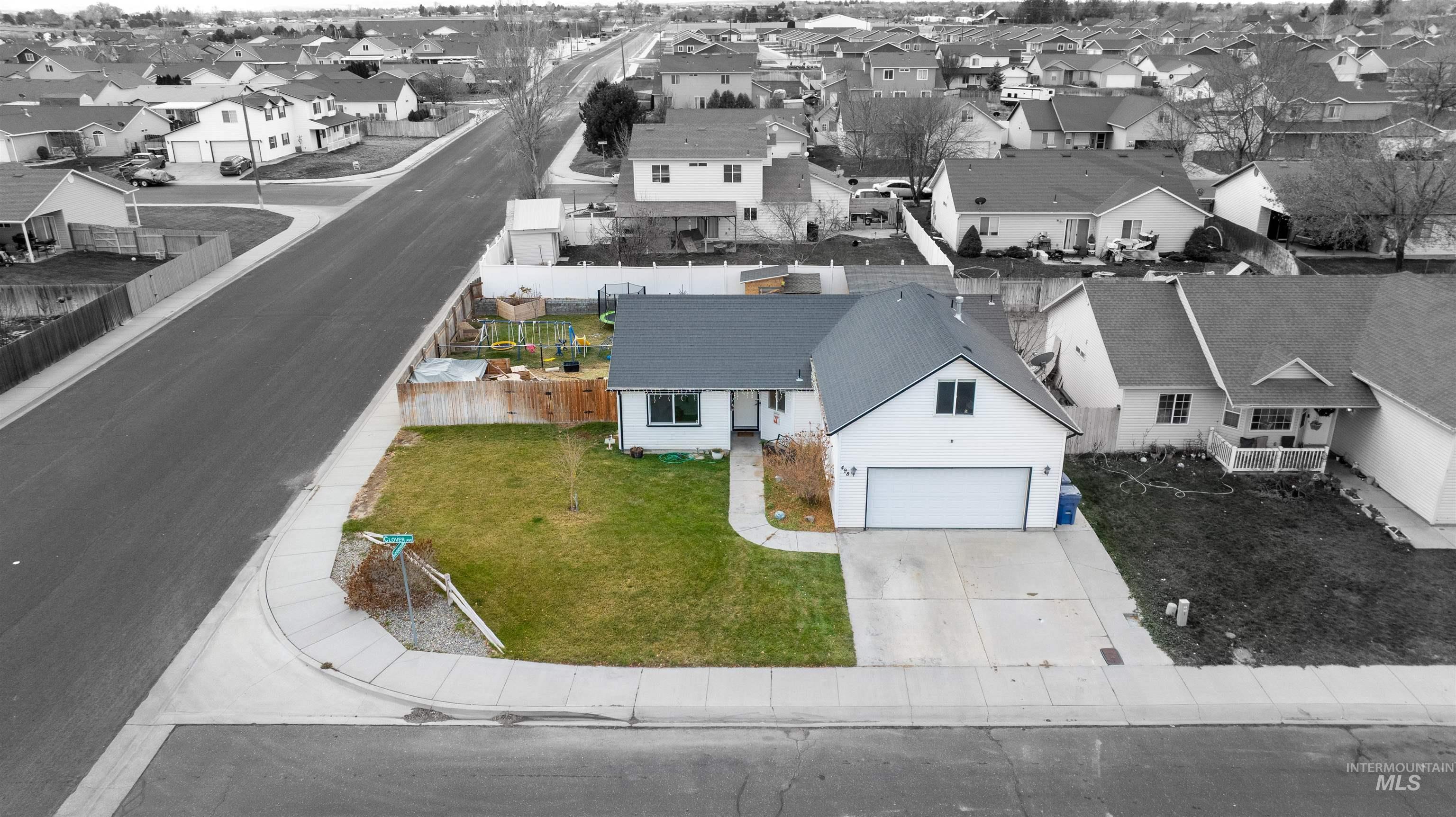 498 Clover Ave., Twin Falls, Idaho 83301, 4 Bedrooms, 2 Bathrooms, Residential For Sale, Price $359,000,MLS 98969325