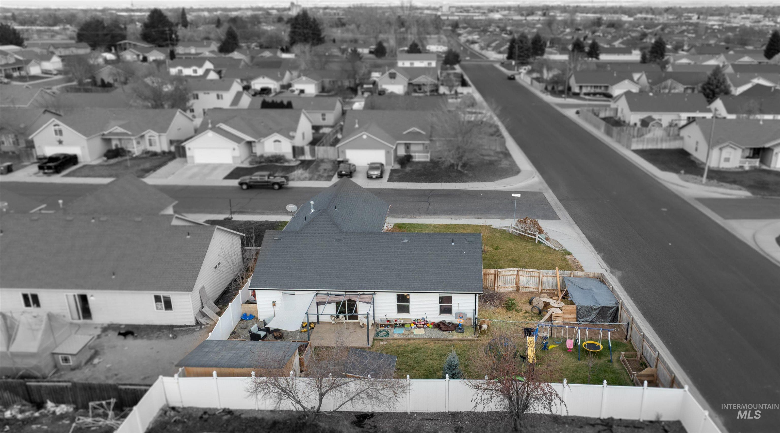 498 Clover Ave., Twin Falls, Idaho 83301, 4 Bedrooms, 2 Bathrooms, Residential For Sale, Price $359,000,MLS 98969325