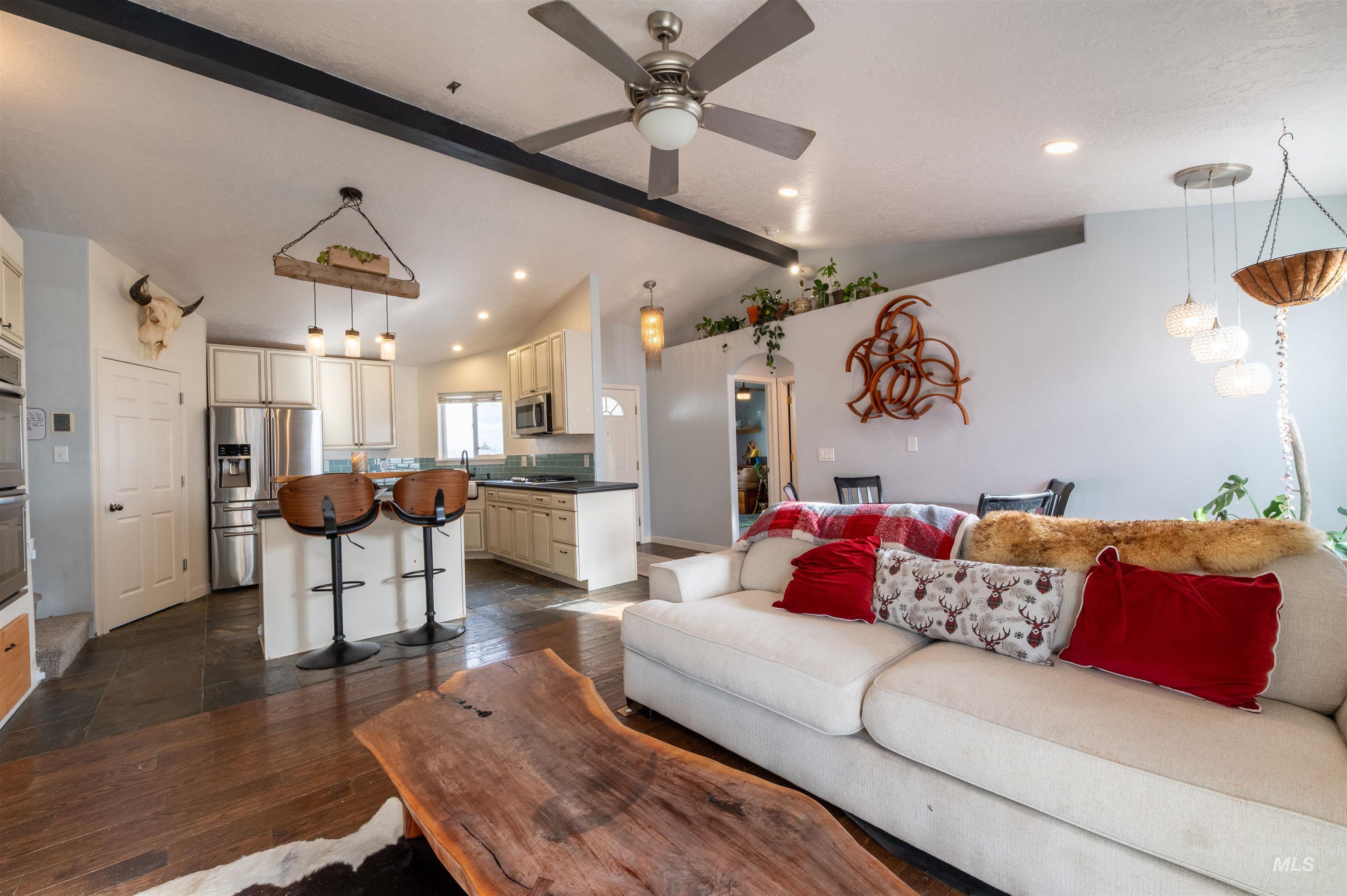 498 Clover Ave., Twin Falls, Idaho 83301, 4 Bedrooms, 2 Bathrooms, Residential For Sale, Price $359,000,MLS 98969325