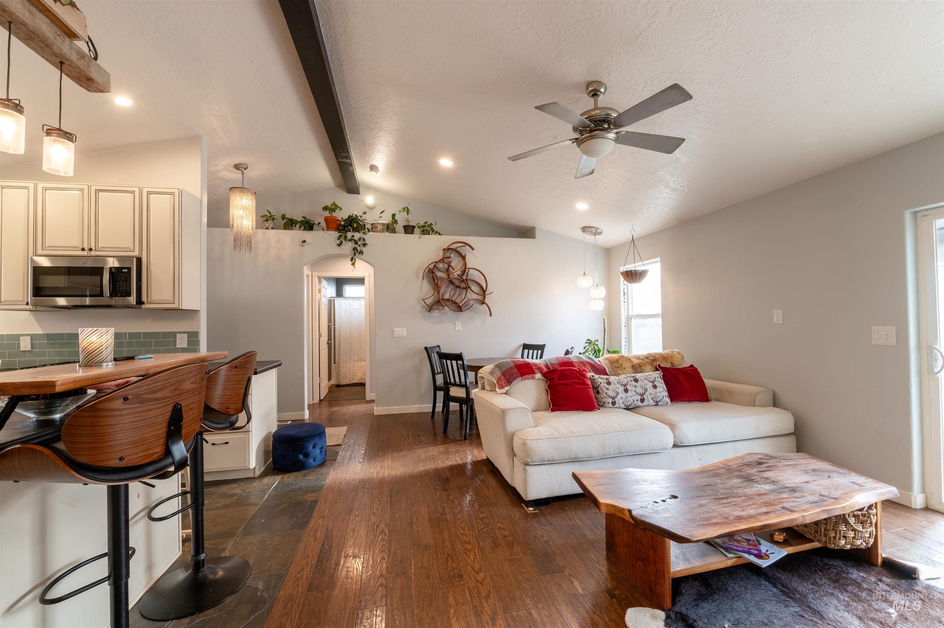 498 Clover Ave., Twin Falls, Idaho 83301, 4 Bedrooms, 2 Bathrooms, Residential For Sale, Price $359,000,MLS 98969325