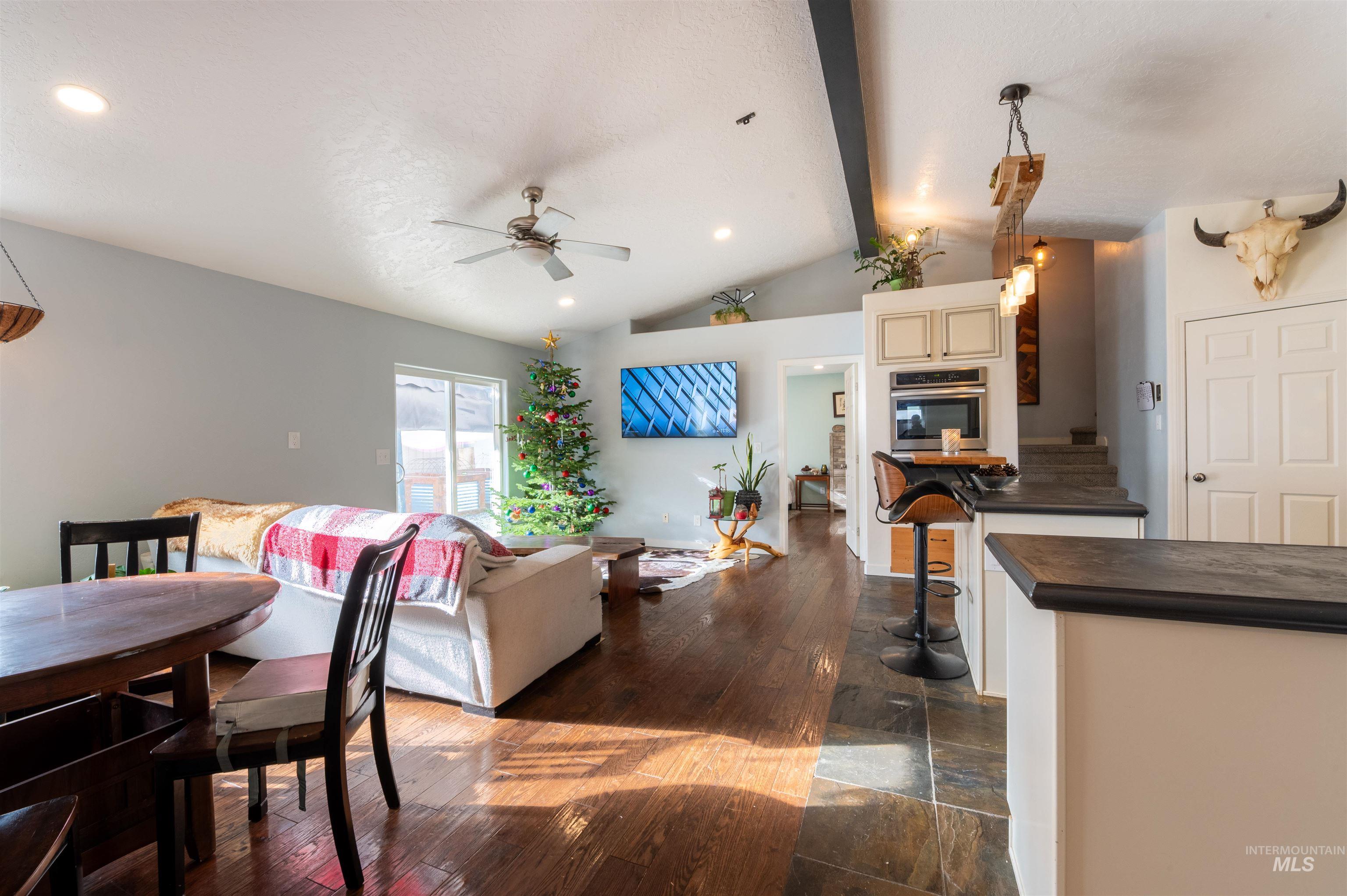 498 Clover Ave., Twin Falls, Idaho 83301, 4 Bedrooms, 2 Bathrooms, Residential For Sale, Price $359,000,MLS 98969325